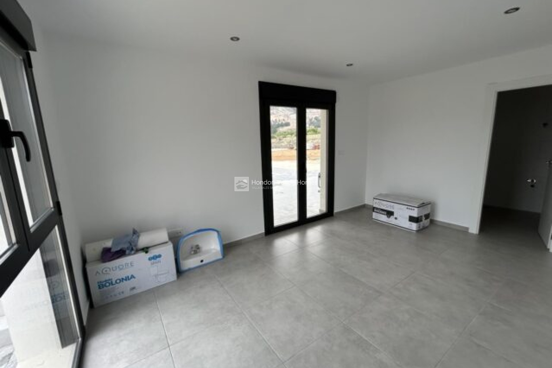 Resale - Villa - El Canton
