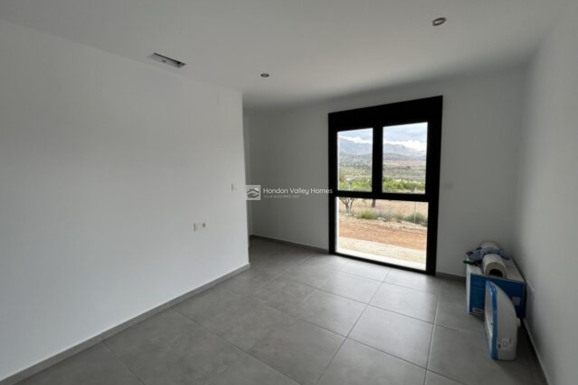 Resale - Villa - El Canton