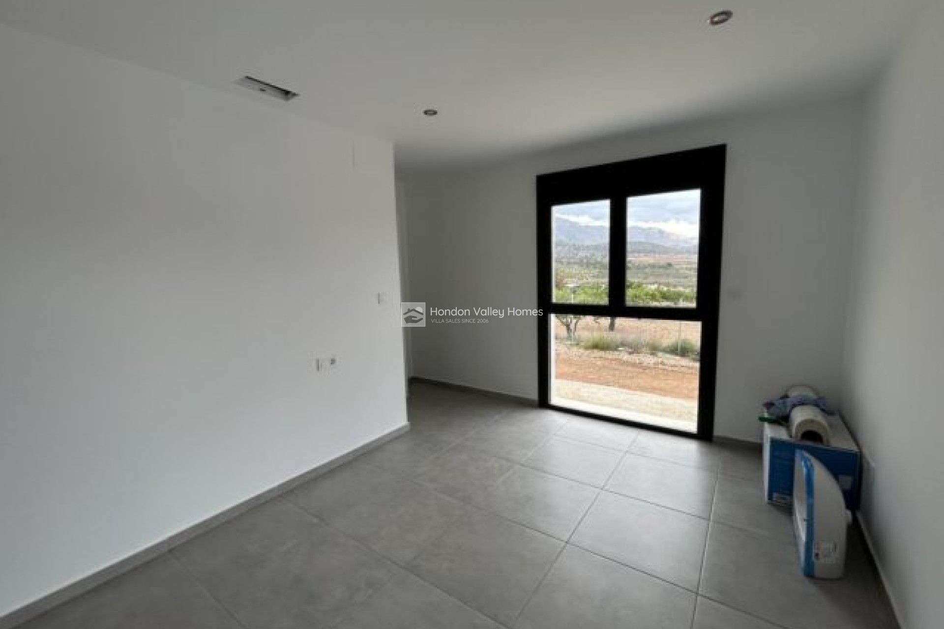 Resale - Villa - El Canton