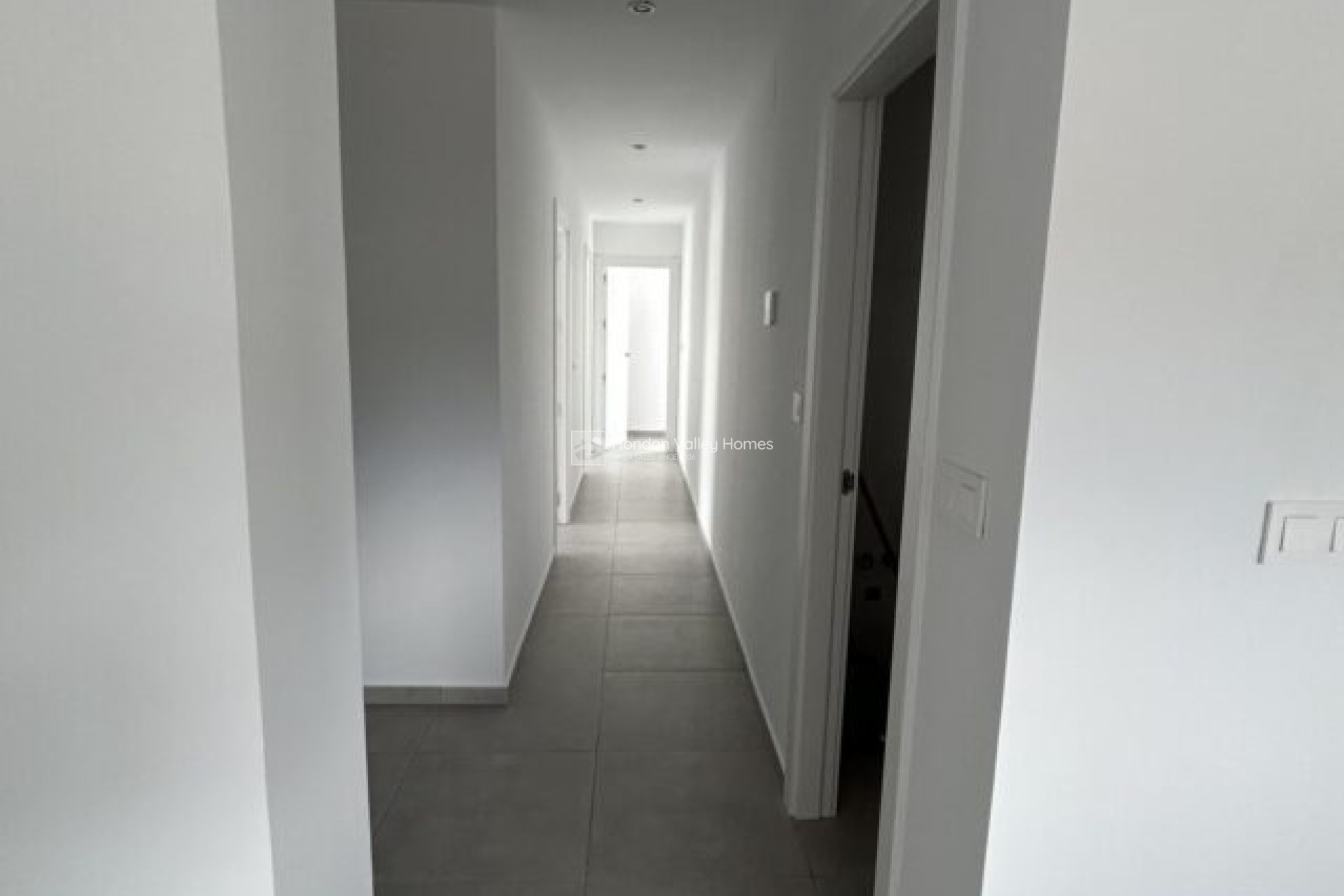 Resale - Villa - El Canton