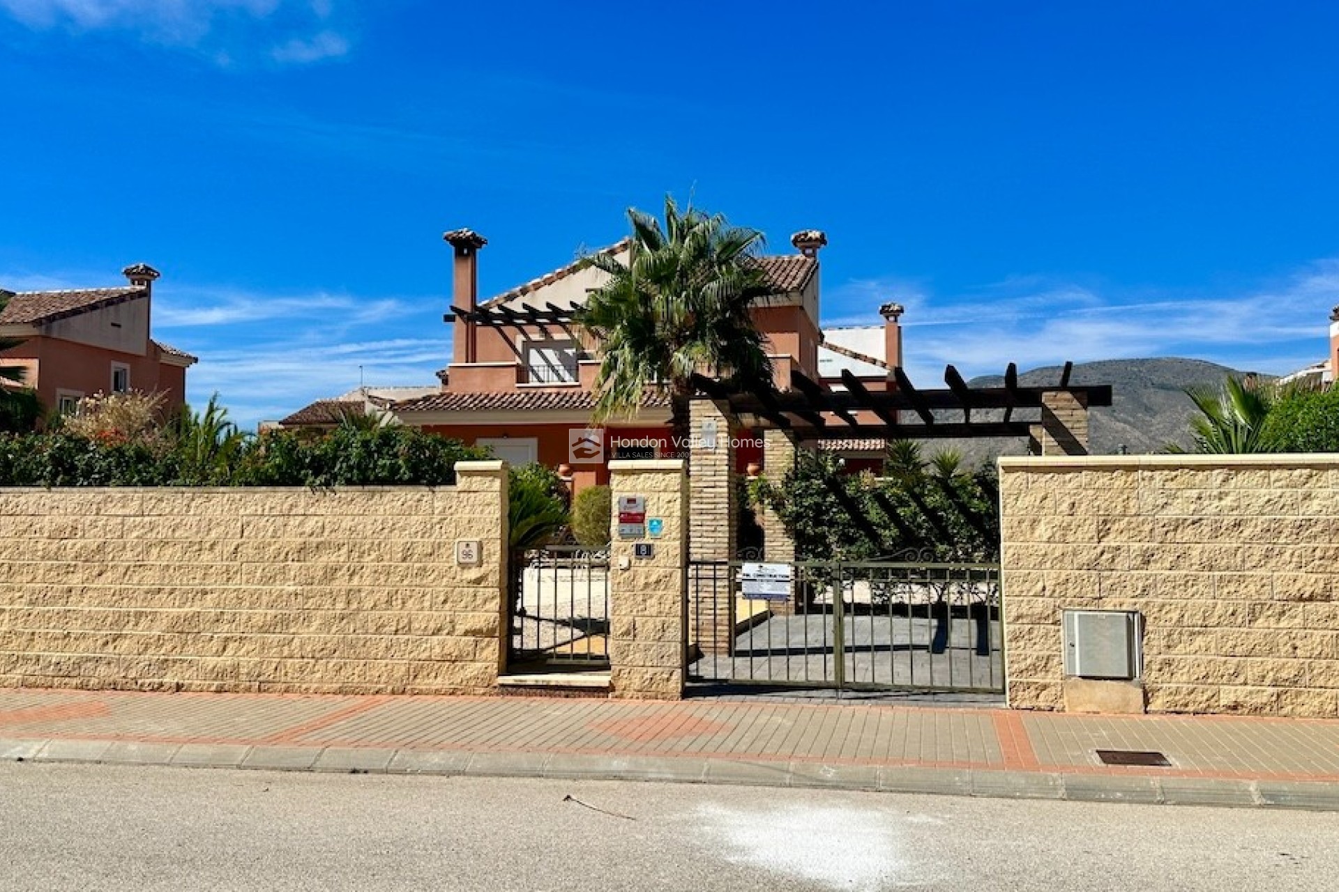 Resale - Villa - HONDON DE LAS NIEVES - La Montanosa