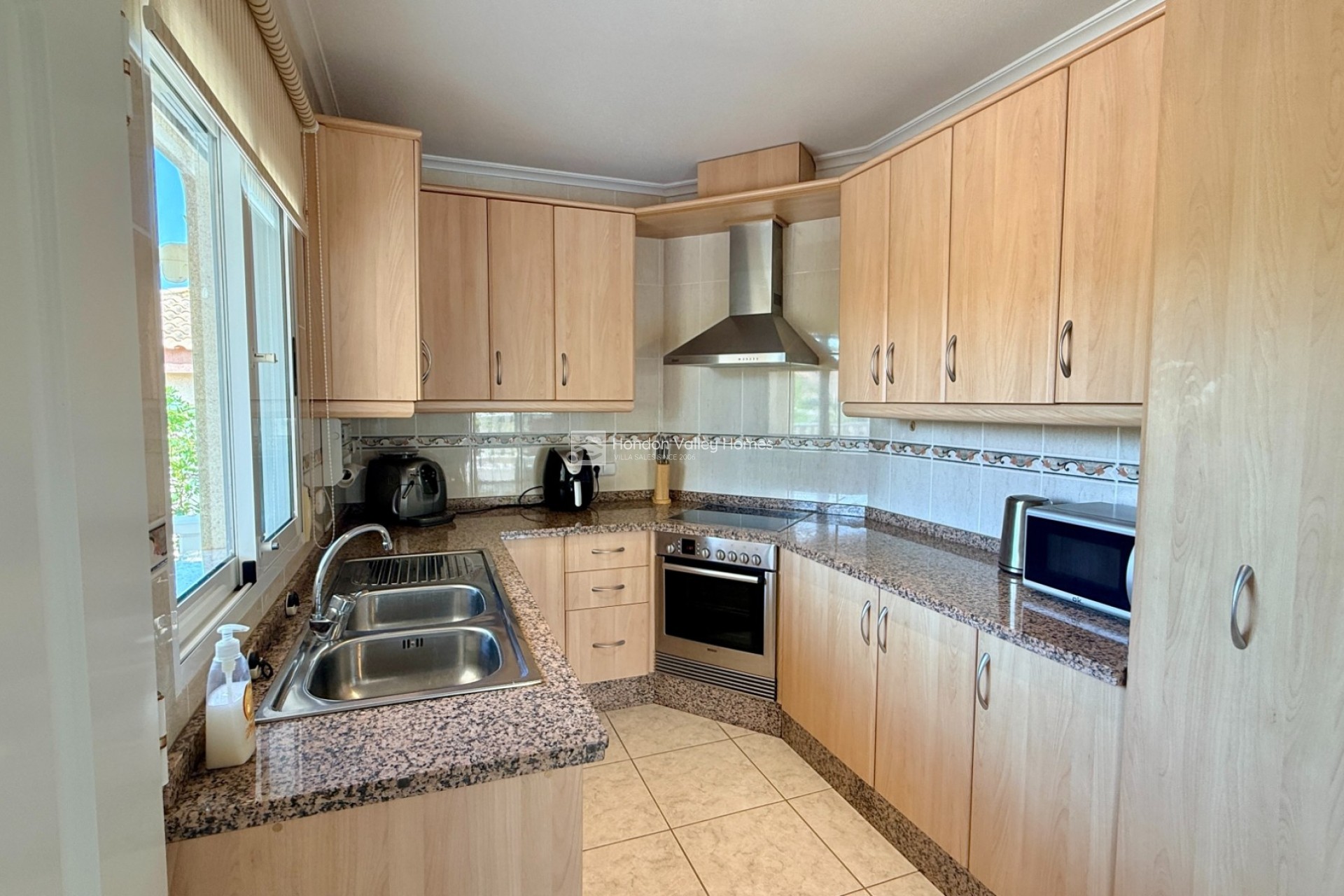 Resale - Villa - Hondón de las Nieves - La Montañosa