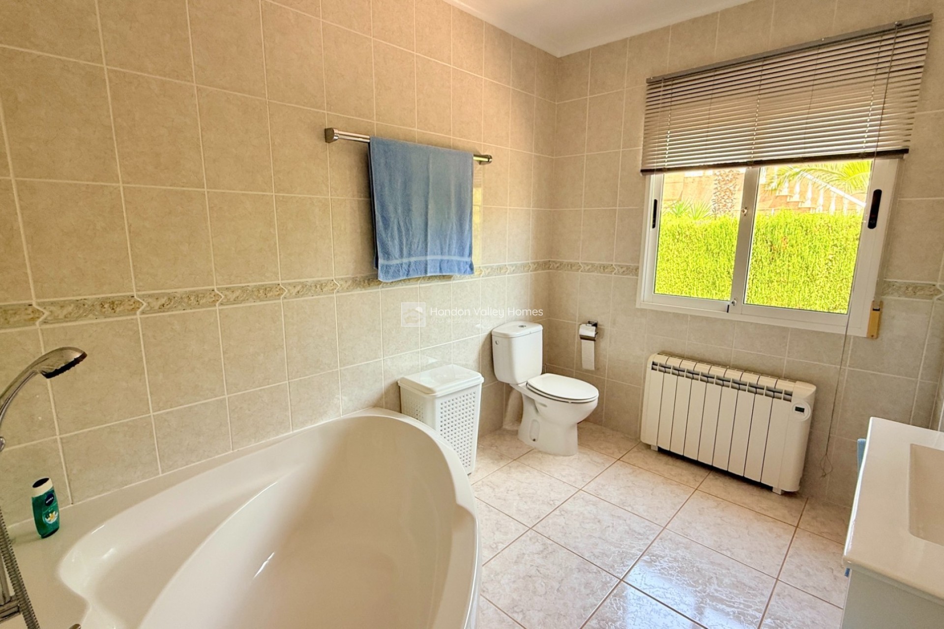 Resale - Villa - Hondón de las Nieves - La Montañosa