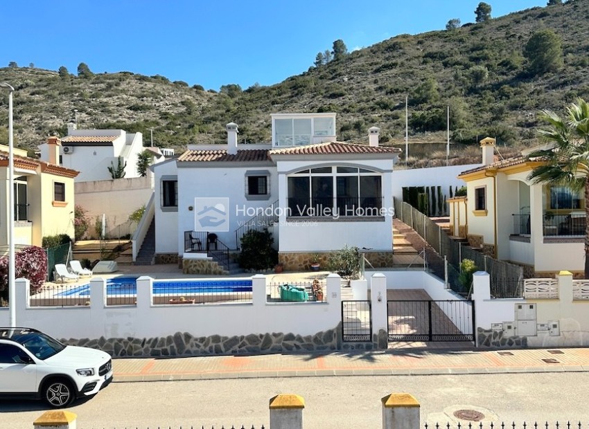 Resale - Villa - Hondón de las Nieves - La Montañosa