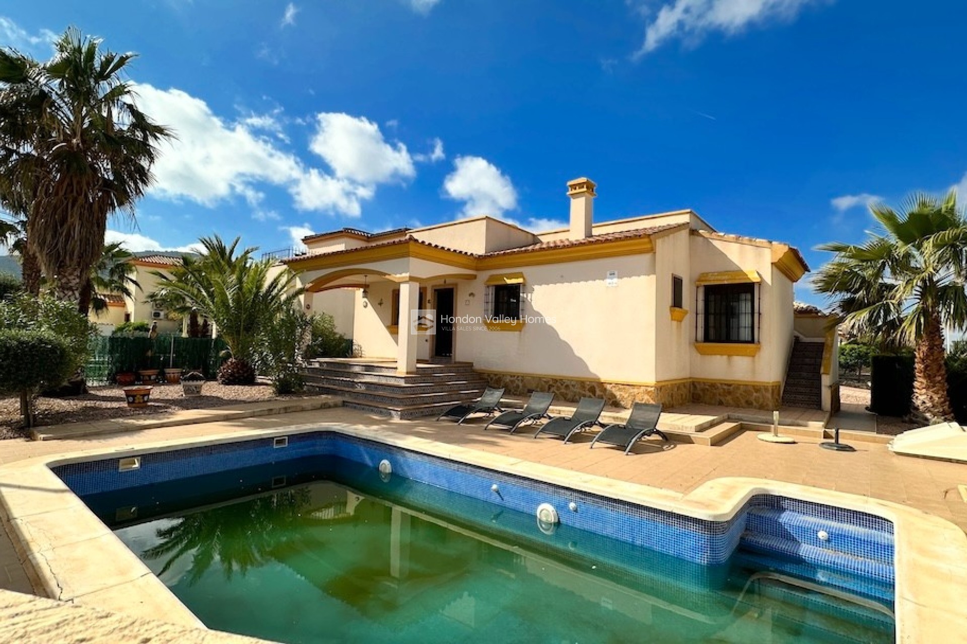 Resale - Villa - HONDON DE LAS NIEVES - La Montanosa