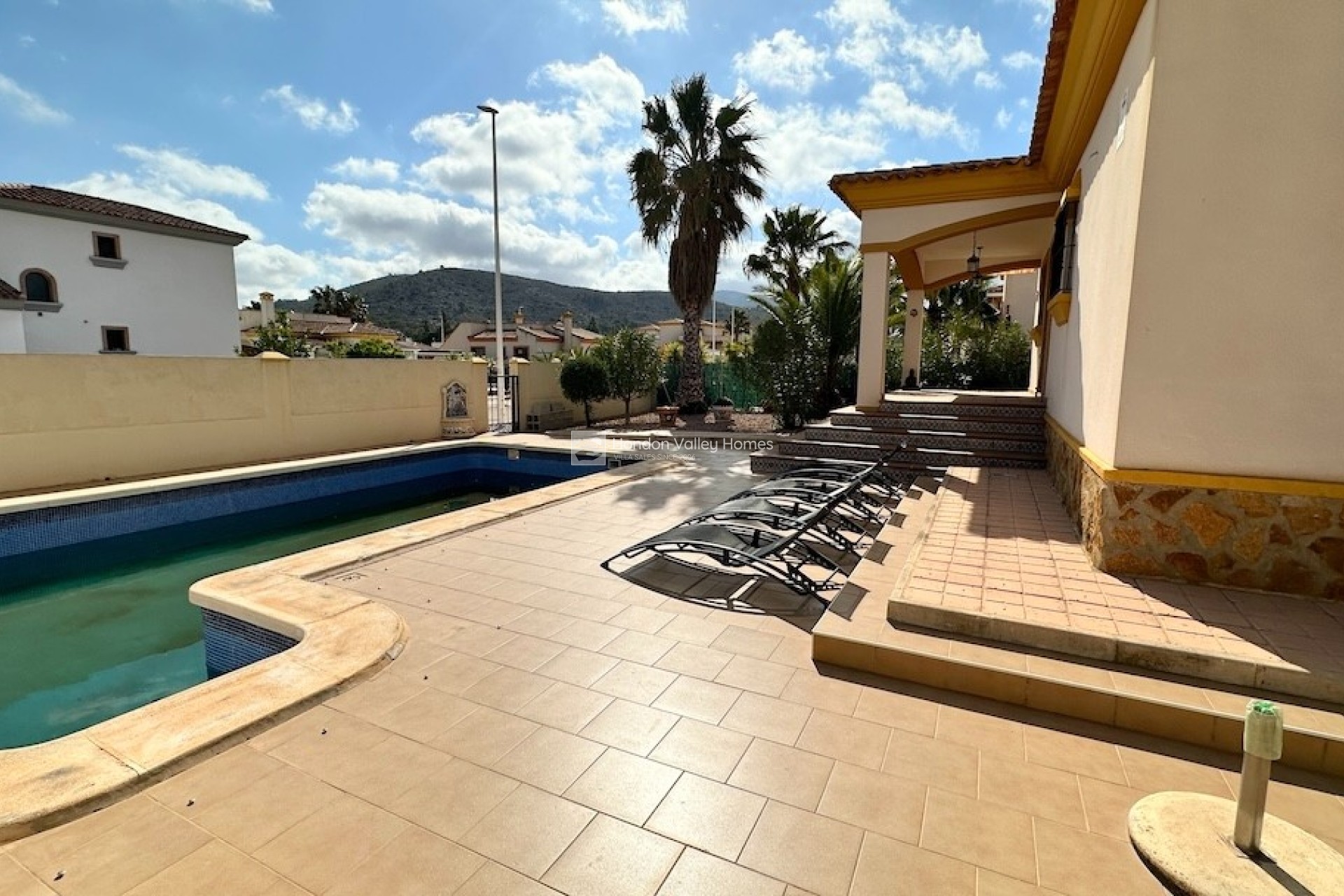 Resale - Villa - HONDON DE LAS NIEVES - La Montanosa