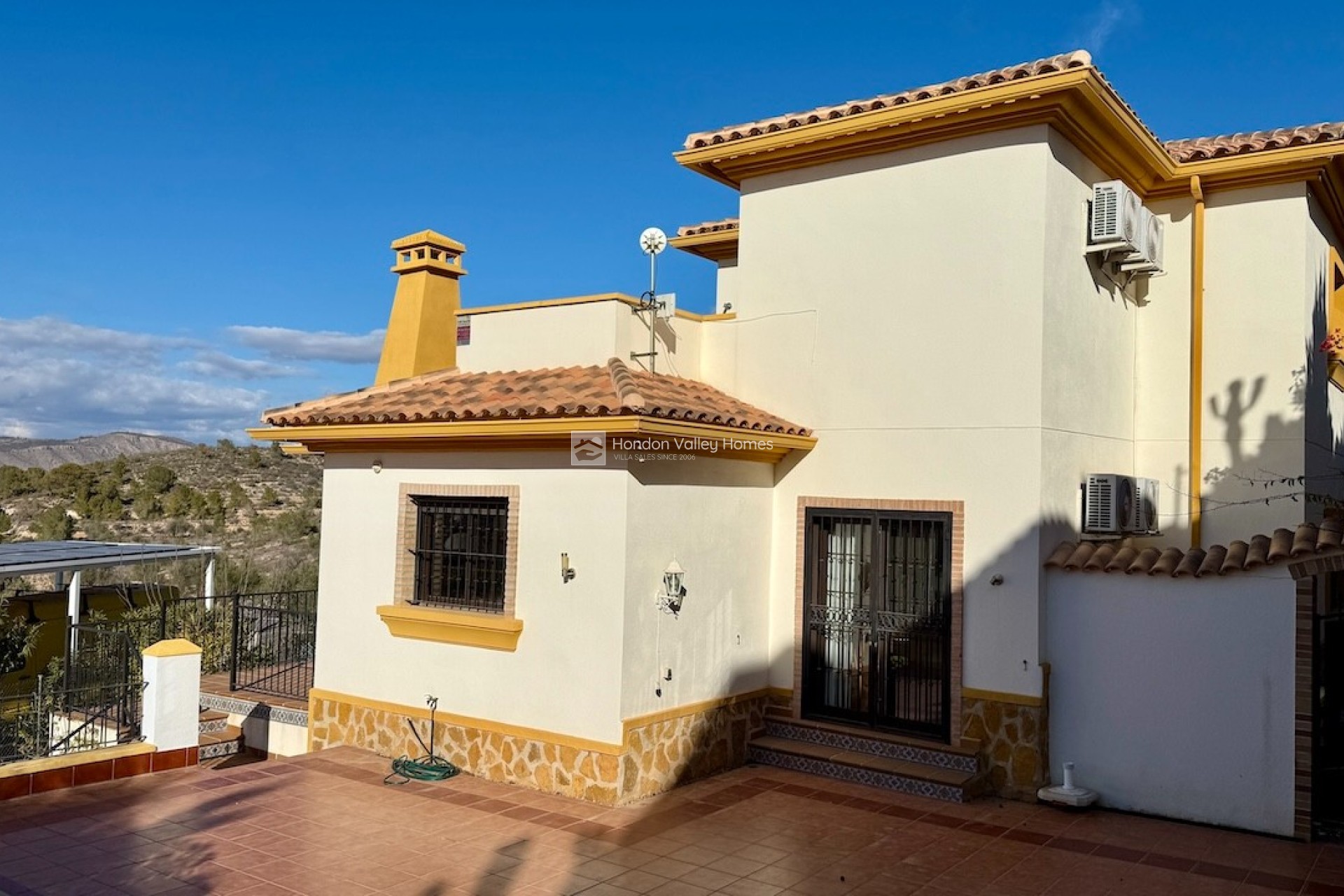 Resale - Villa - HONDON DE LAS NIEVES - La Montanosa