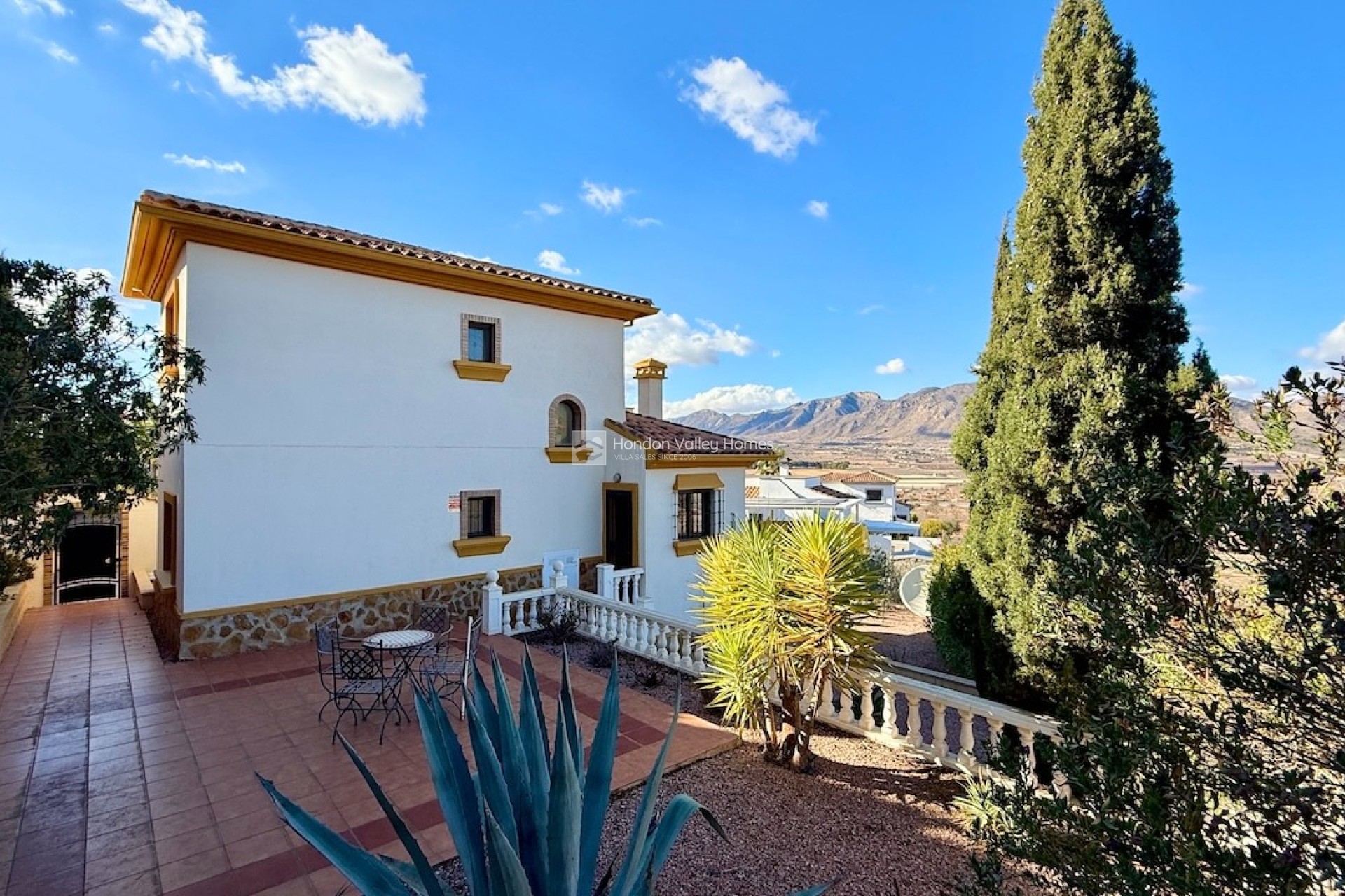 Resale - Villa - HONDON DE LAS NIEVES - La Montanosa