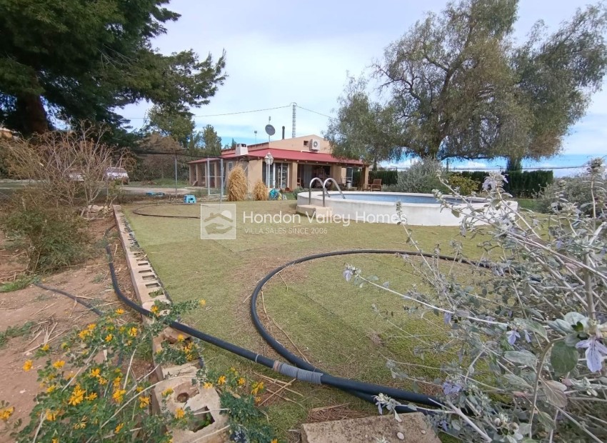 Resale - Villa - Hondón de las Nieves