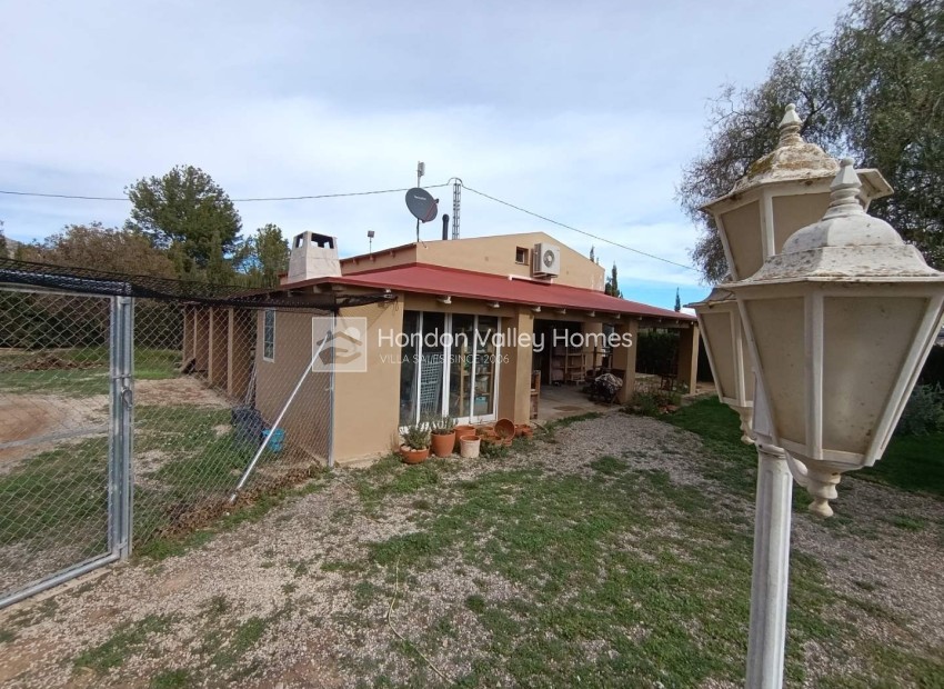 Resale - Villa - Hondón de las Nieves