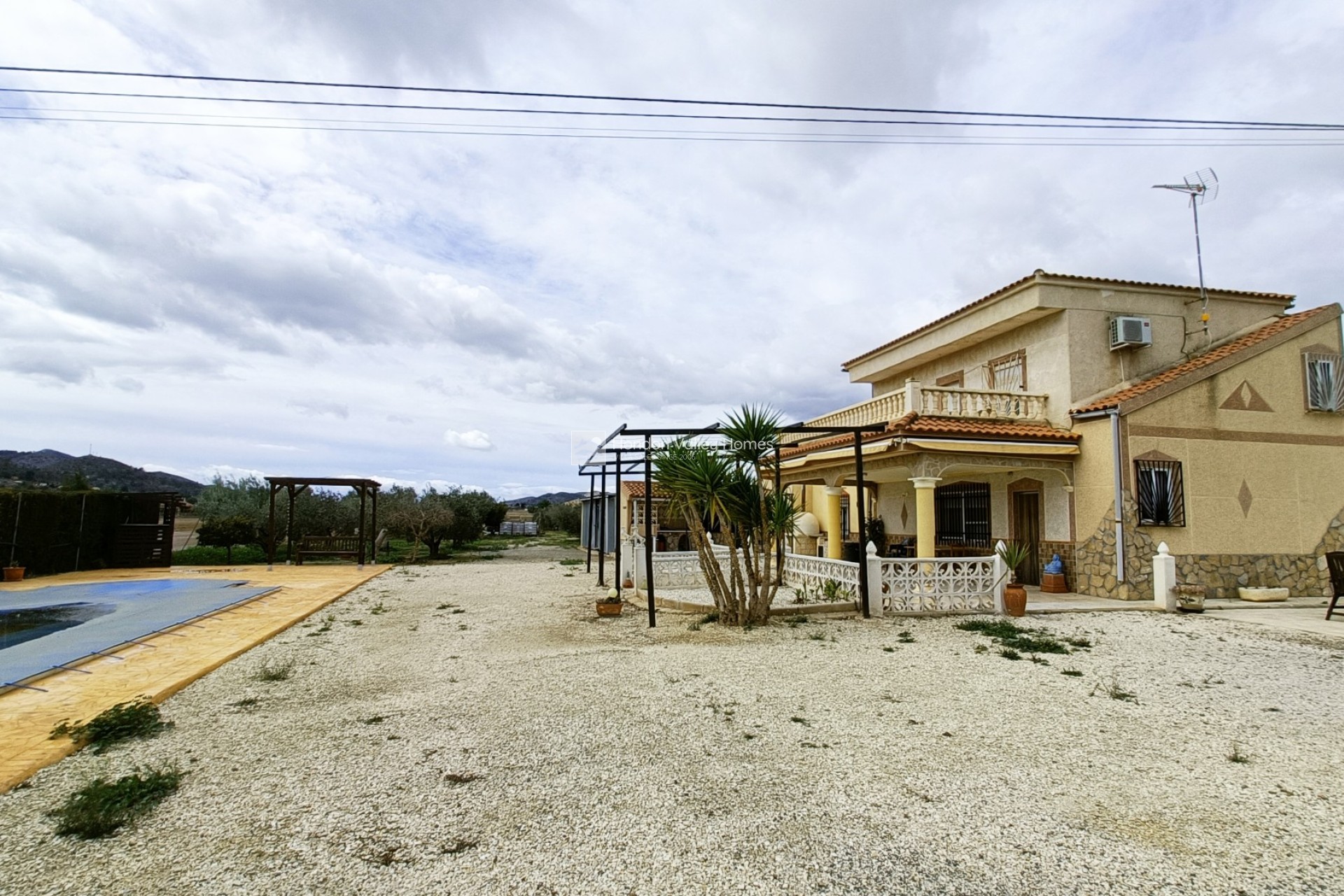 Resale - Villa - Hondón de las Nieves