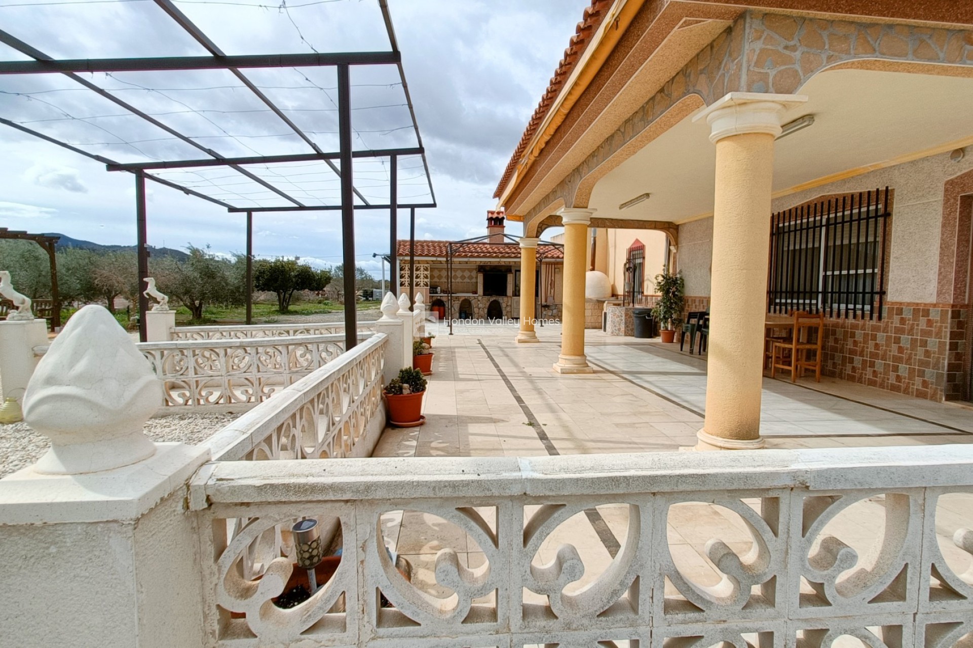 Resale - Villa - Hondón de las Nieves