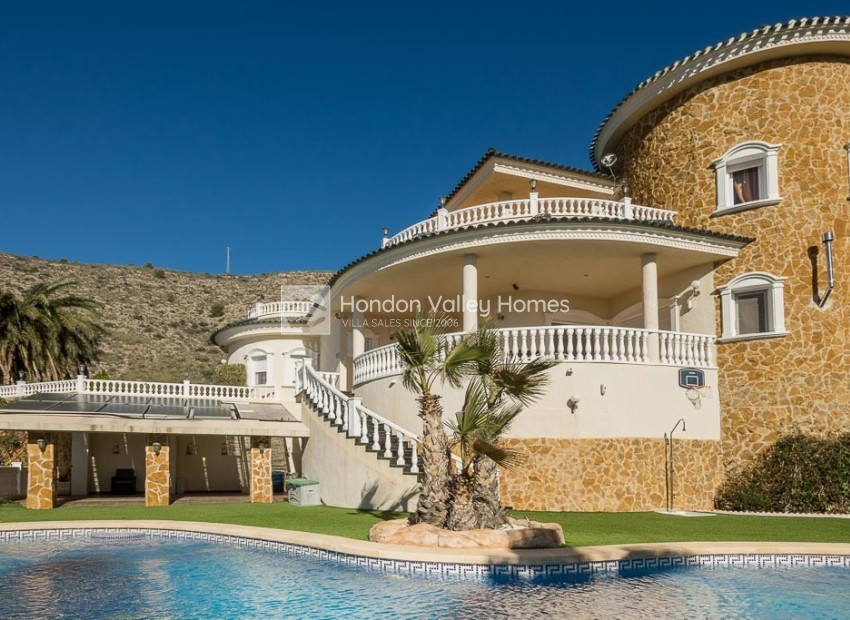 Resale - Villa - HONDON DE LAS NIEVES