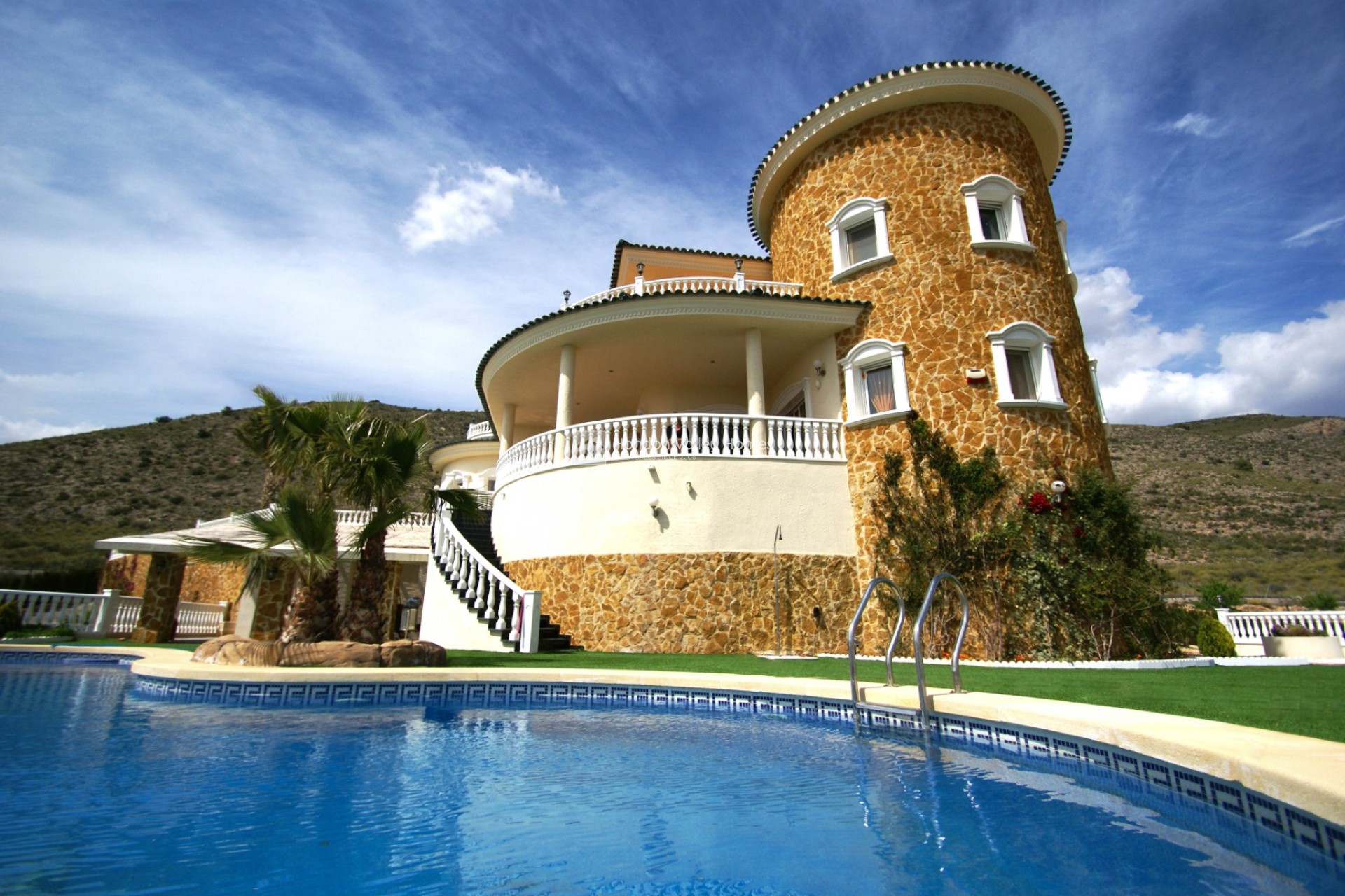 Resale - Villa - HONDON DE LAS NIEVES