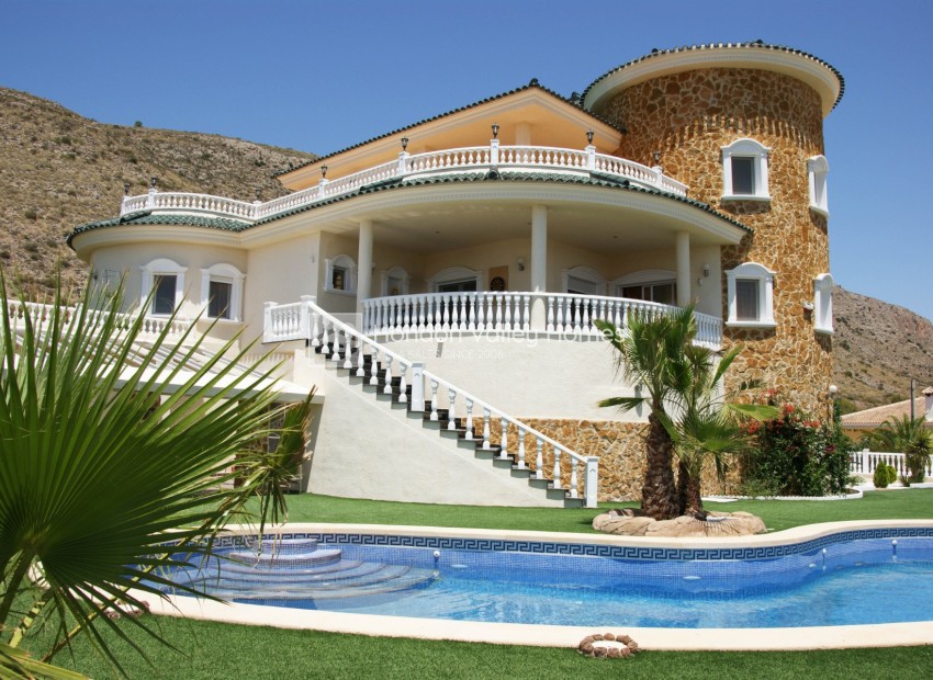 Resale - Villa - HONDON DE LAS NIEVES