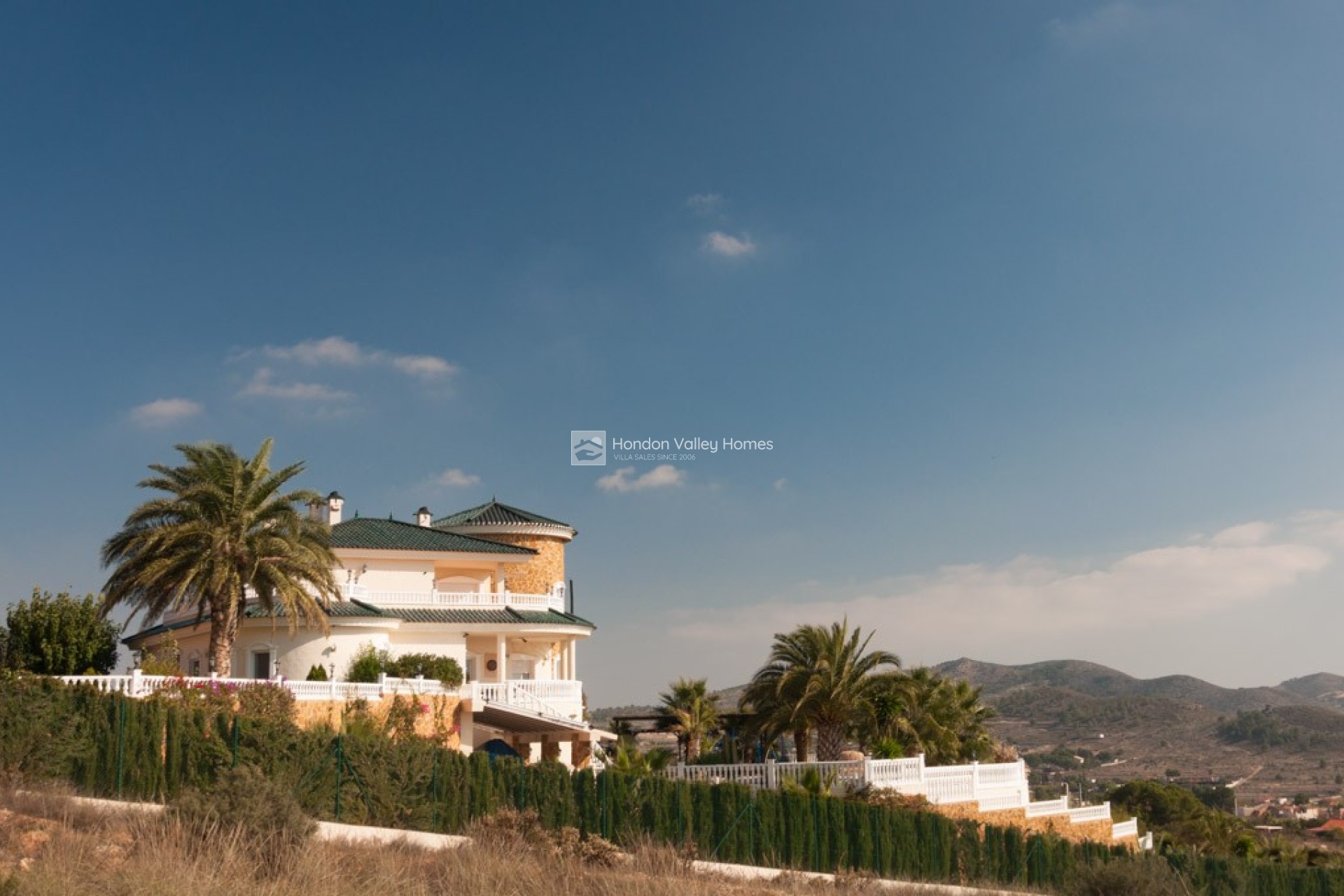 Resale - Villa - HONDON DE LAS NIEVES