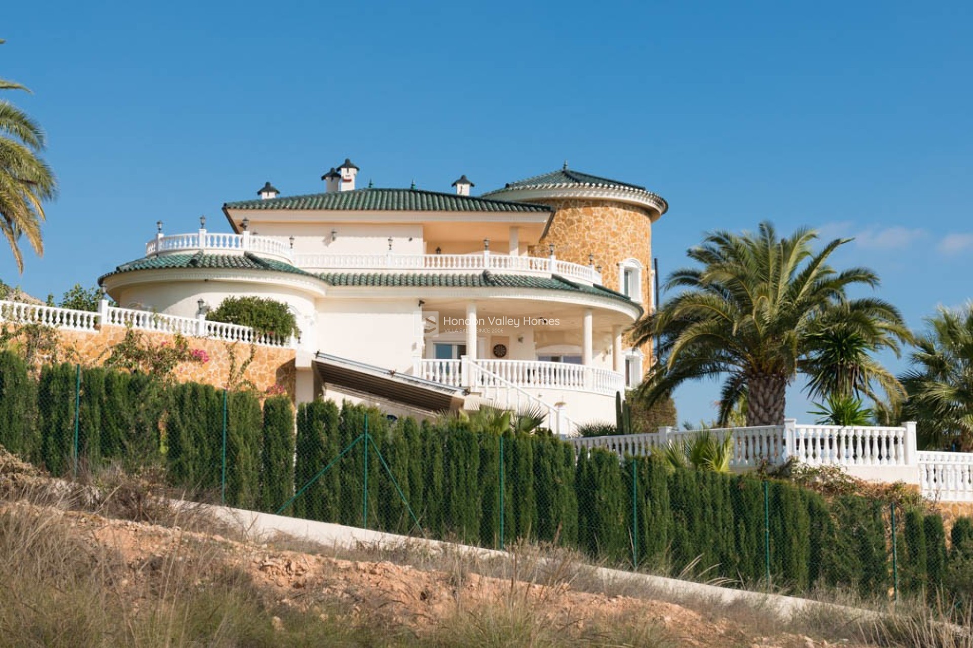 Resale - Villa - HONDON DE LAS NIEVES