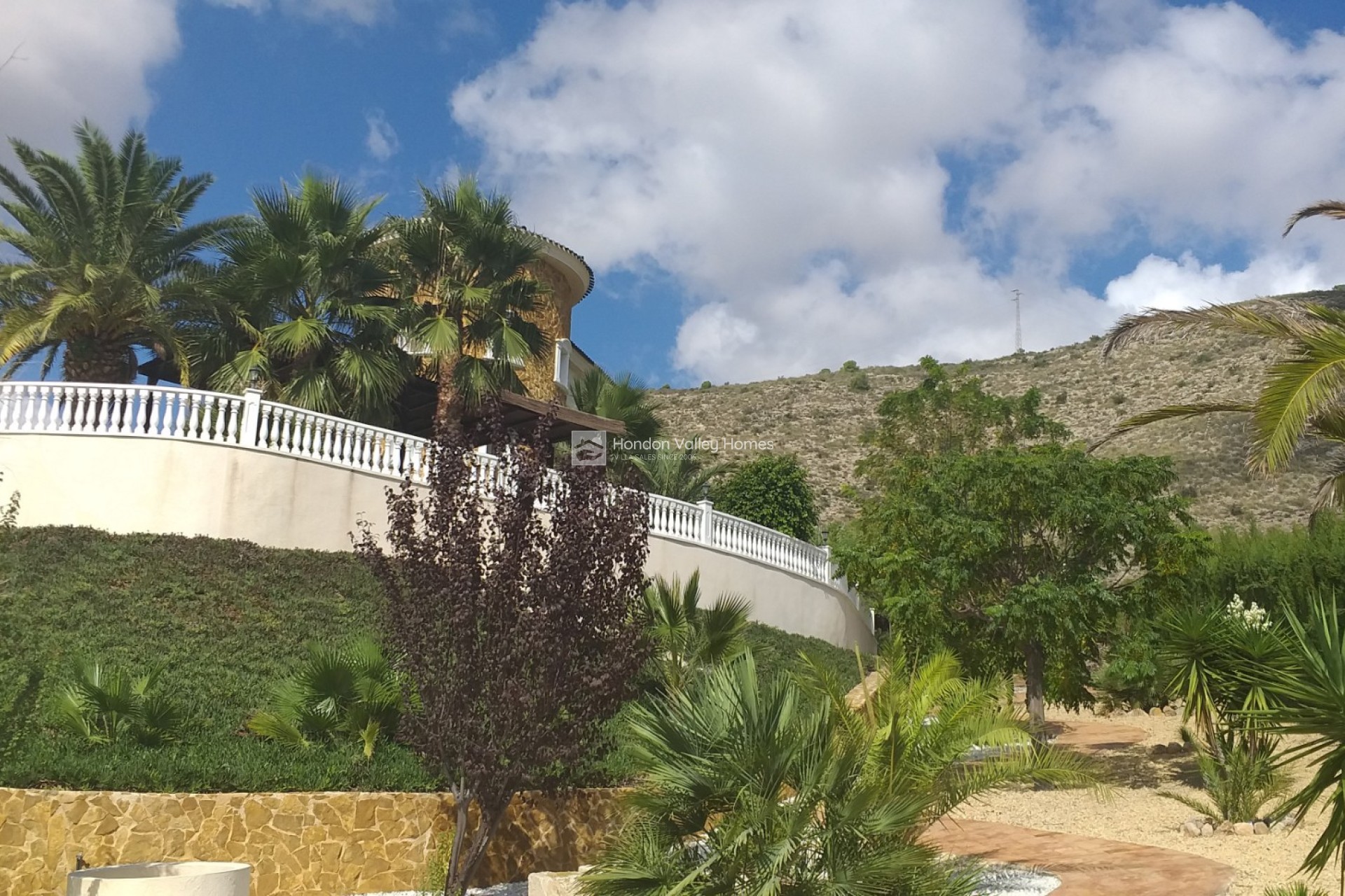 Resale - Villa - HONDON DE LAS NIEVES