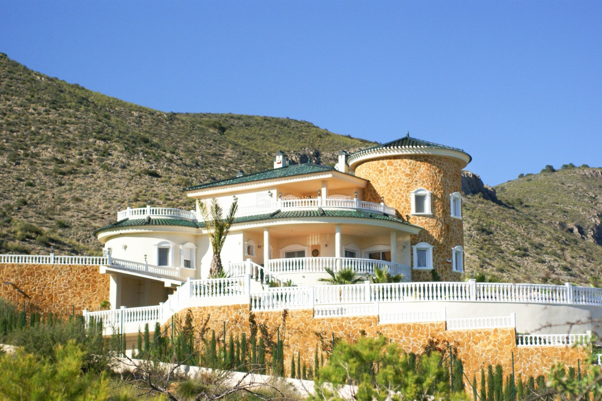 Resale - Villa - HONDON DE LAS NIEVES