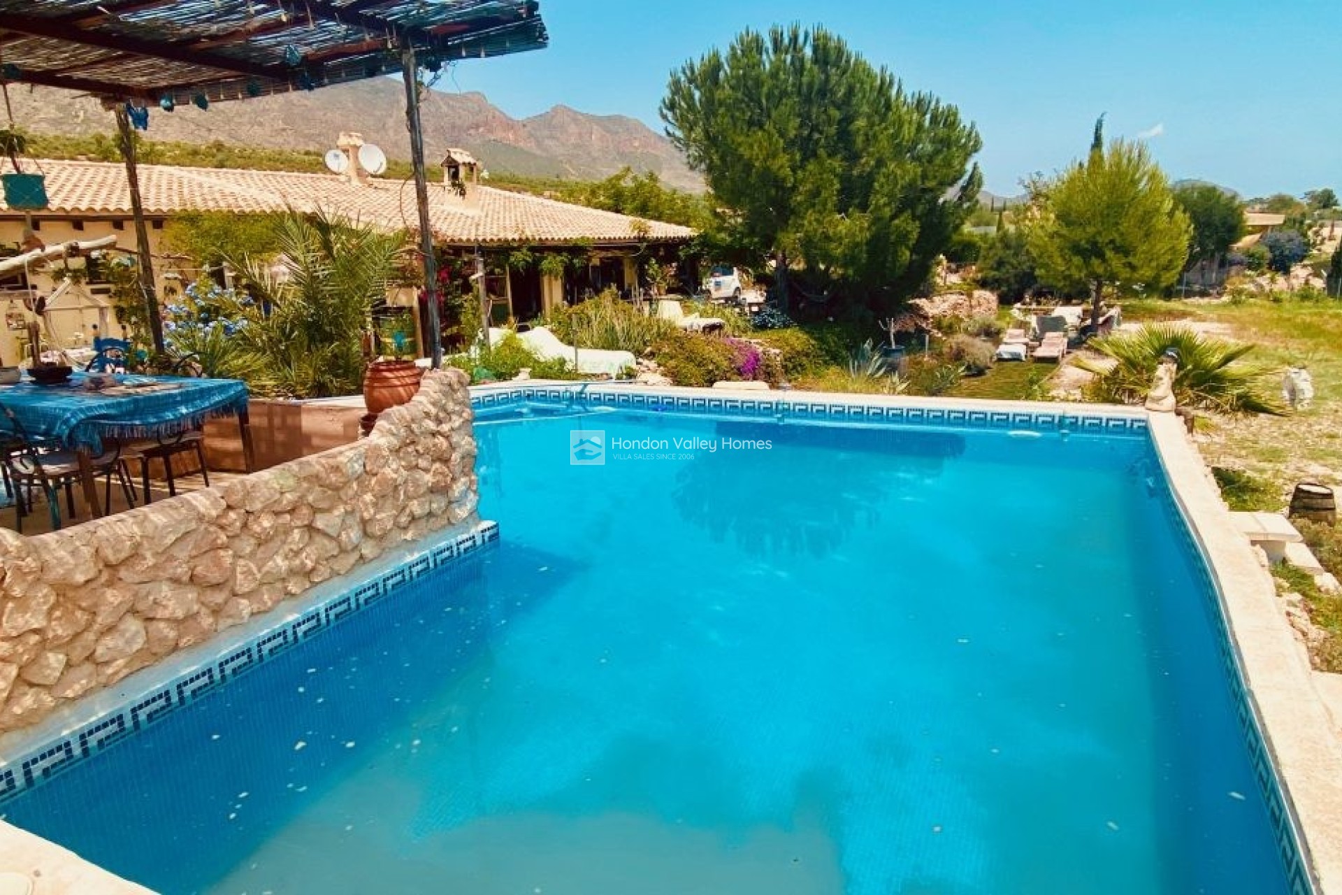 Resale - Villa - HONDON DE LAS NIEVES