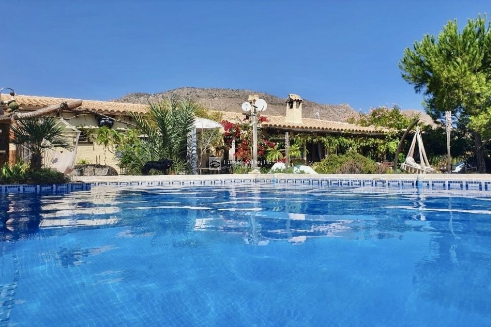 Resale - Villa - HONDON DE LAS NIEVES