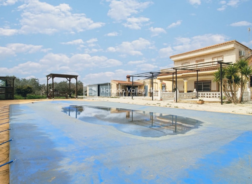 Resale - Villa - Hondón de las Nieves