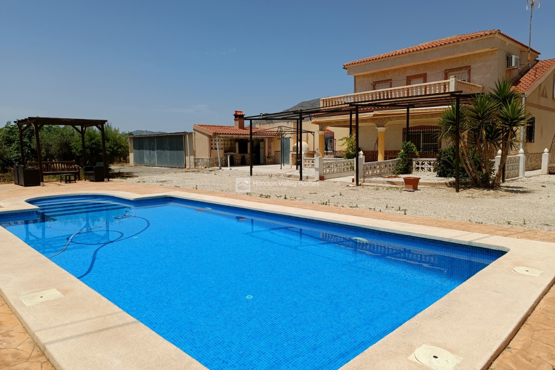Resale - Villa - Hondón de las Nieves