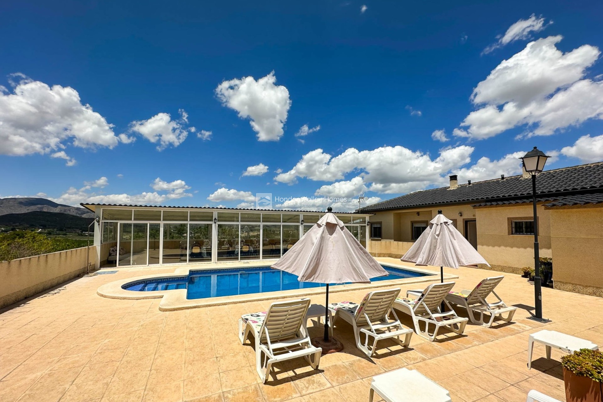 Resale - Villa - HONDON DE LAS NIEVES