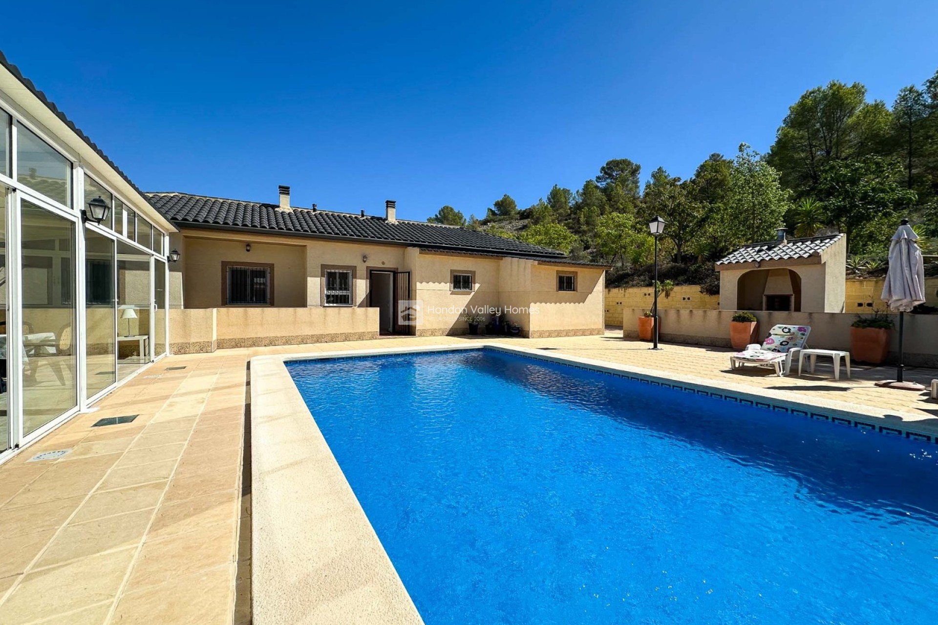 Resale - Villa - HONDON DE LAS NIEVES