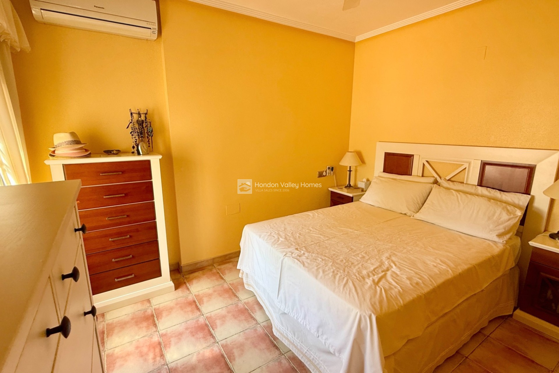 Resale - Villa - Hondón de las Nieves