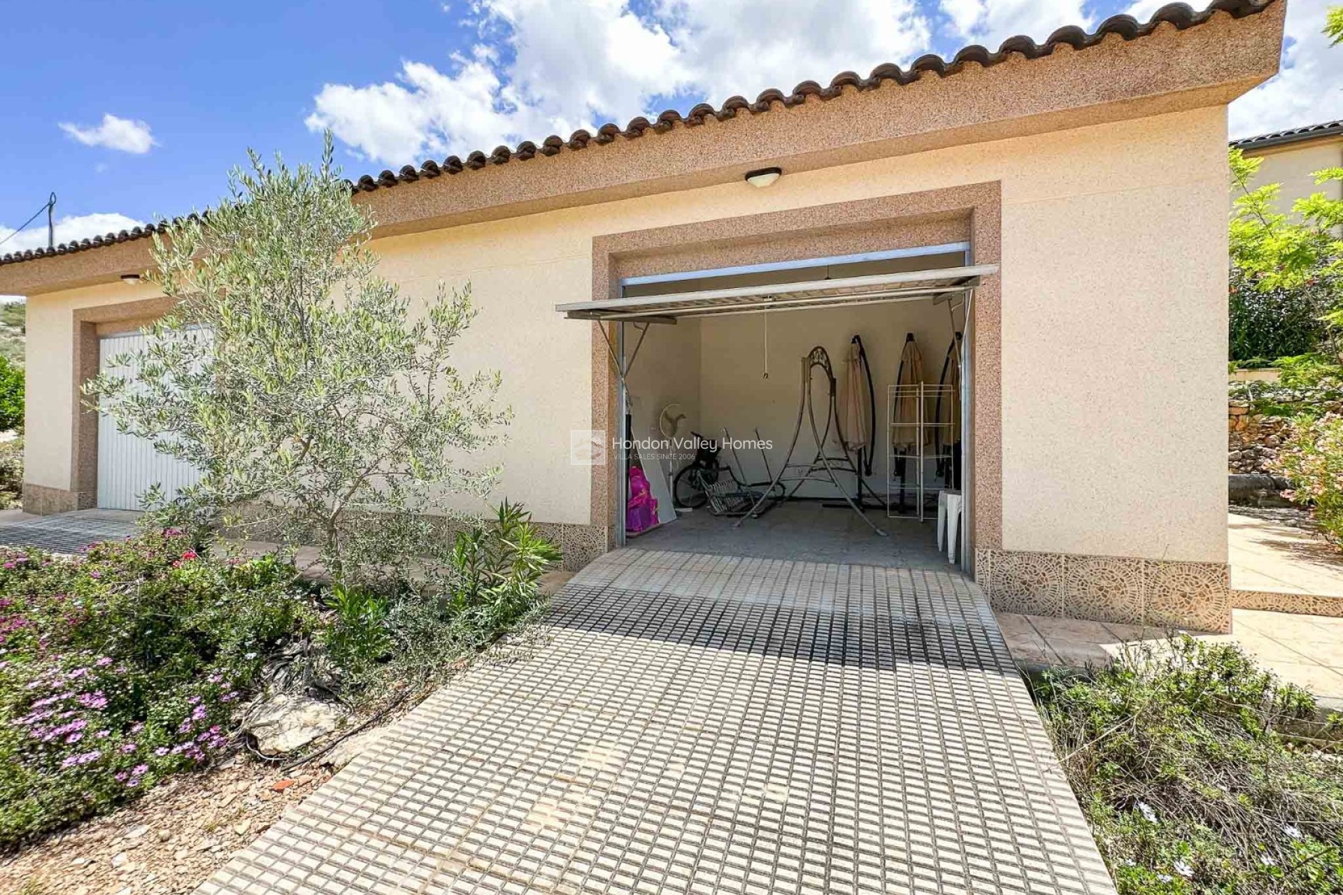 Resale - Villa - HONDON DE LAS NIEVES