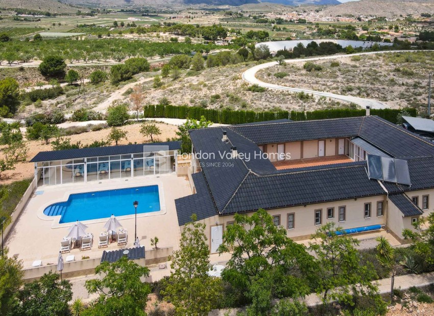 Resale - Villa - HONDON DE LAS NIEVES