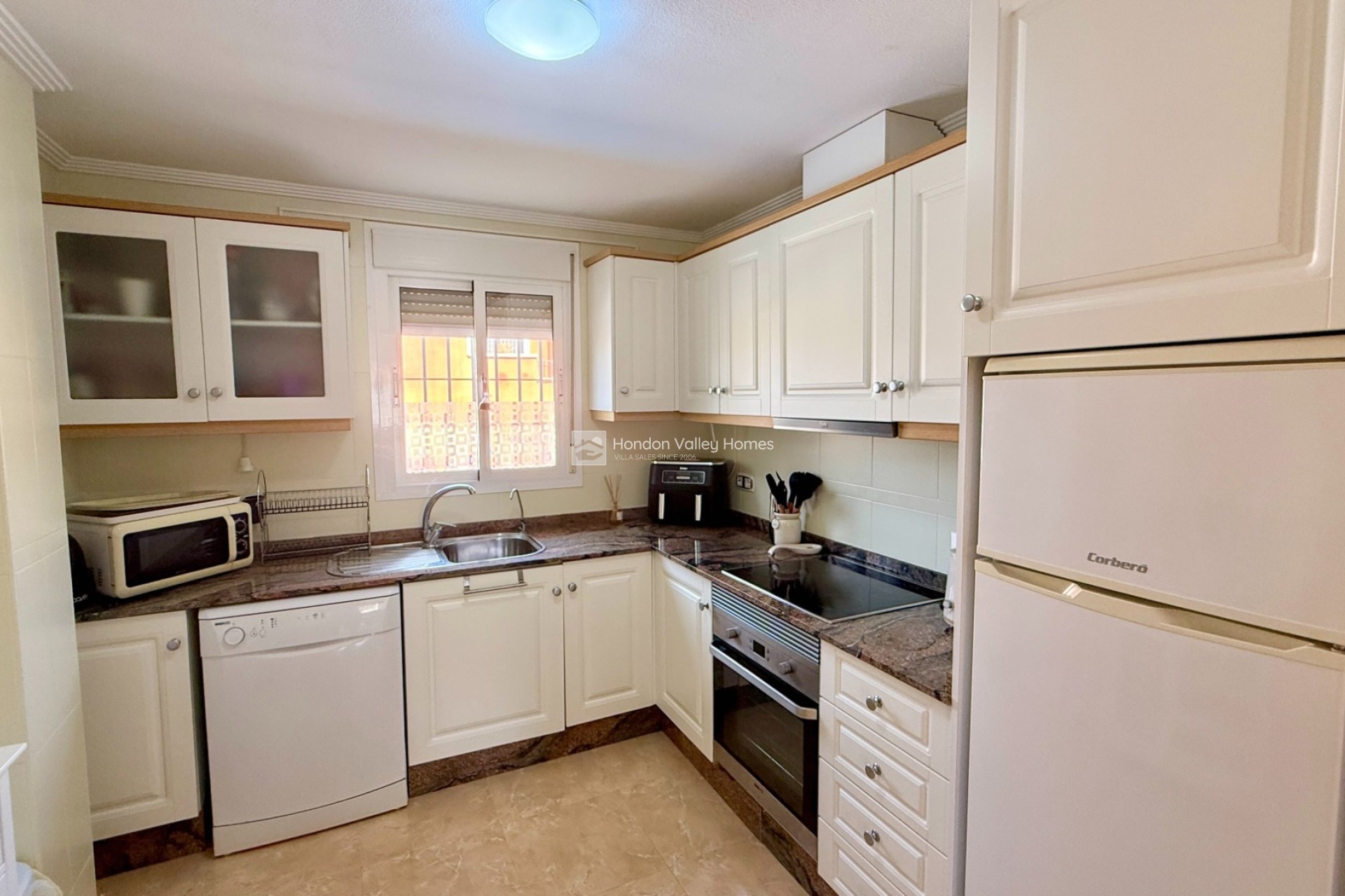 Resale - Villa - Hondon De Las Nieves