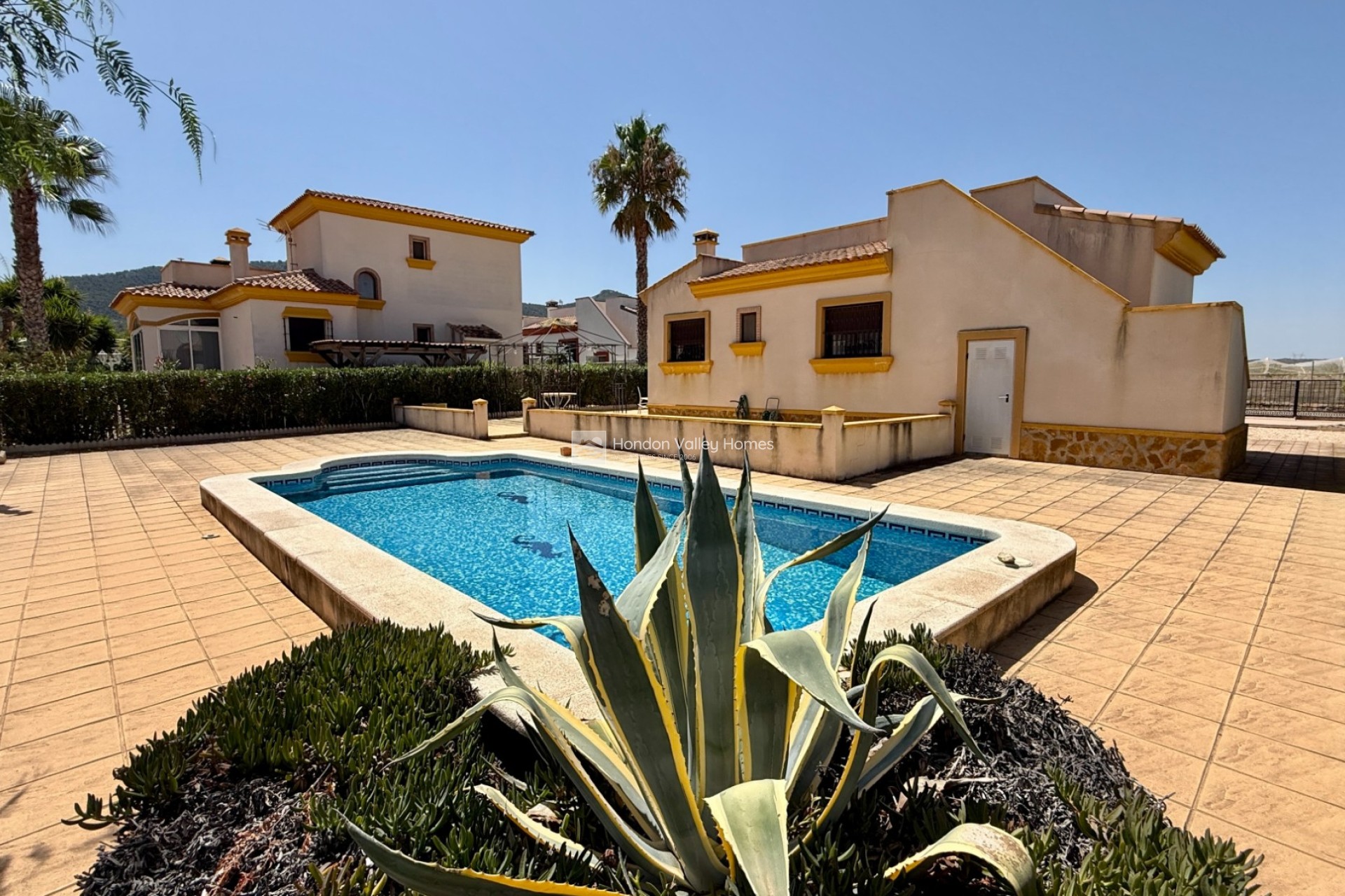 Resale - Villa - Hondón de las Nieves
