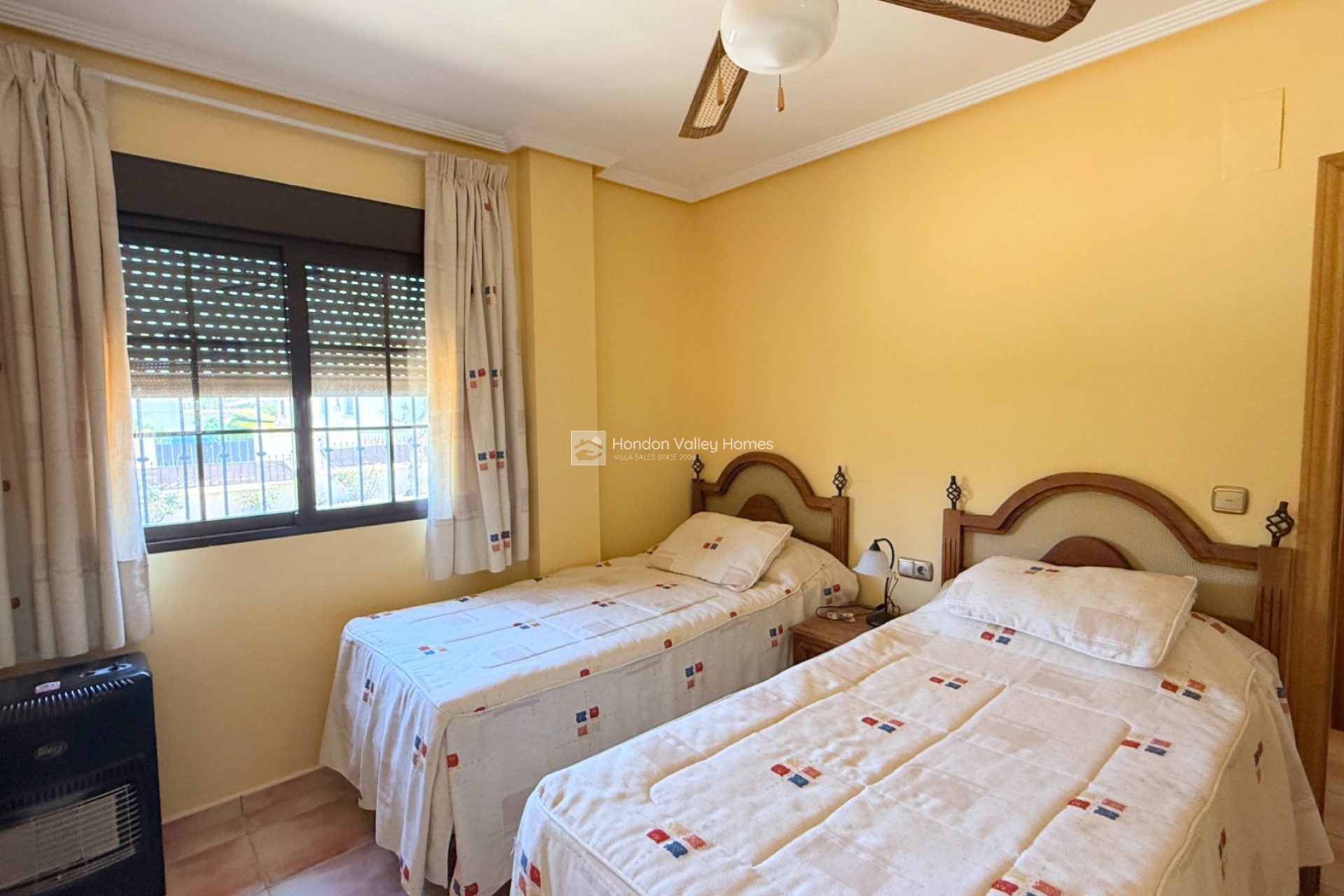 Resale - Villa - Hondón de las Nieves