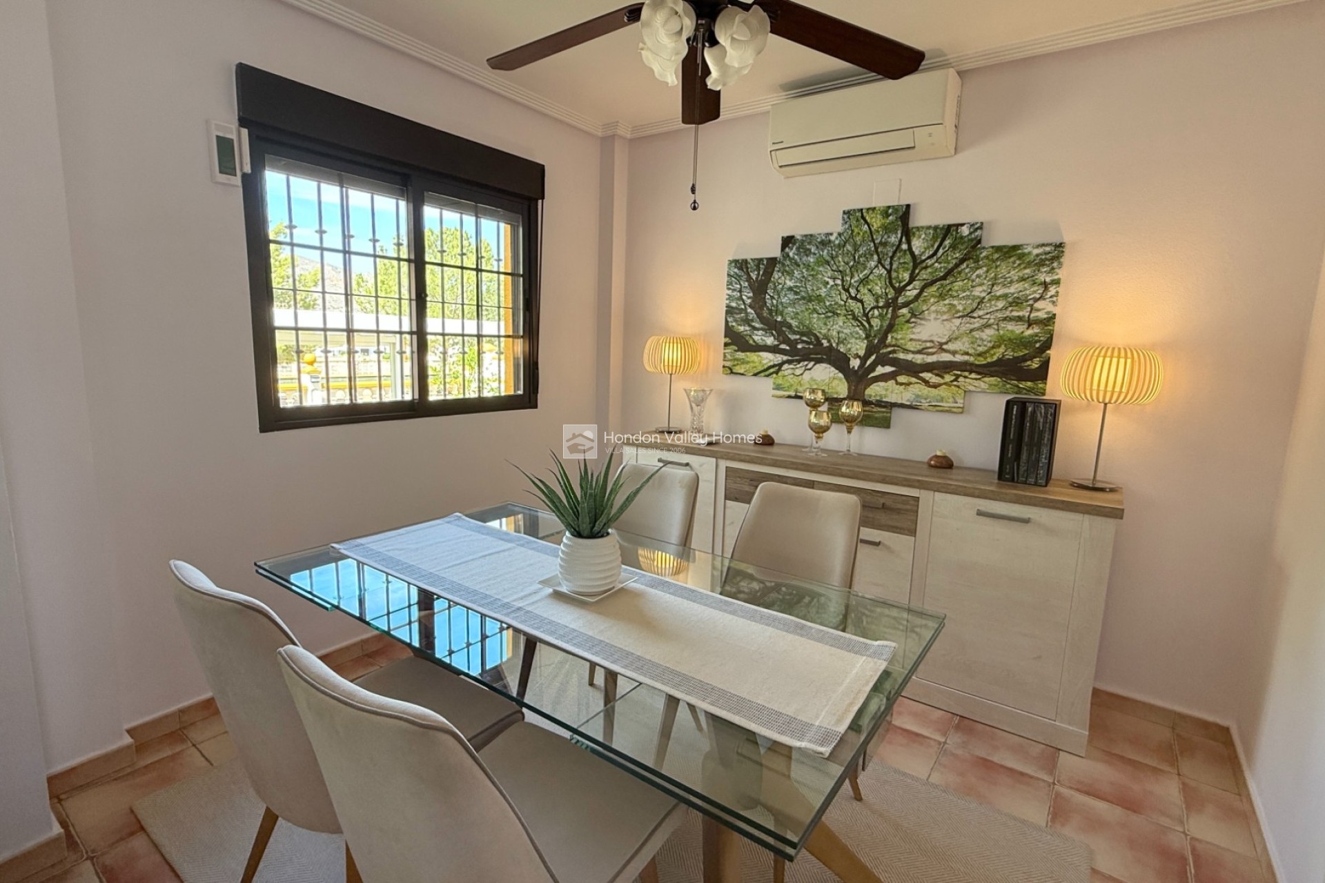 Resale - Villa - Hondón de las Nieves