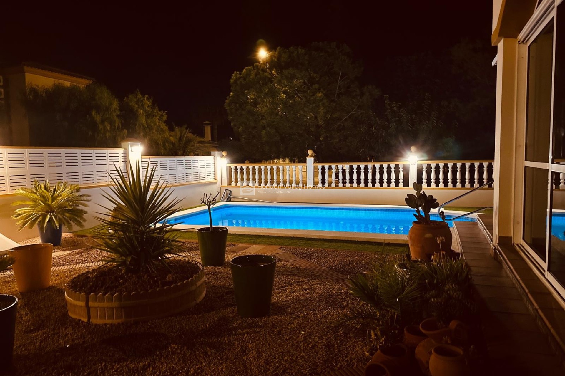 Resale - Villa - Hondón de las Nieves