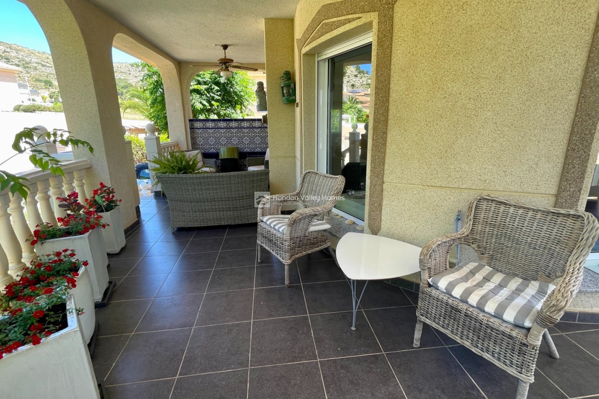 Resale - Villa - Hondón de las Nieves