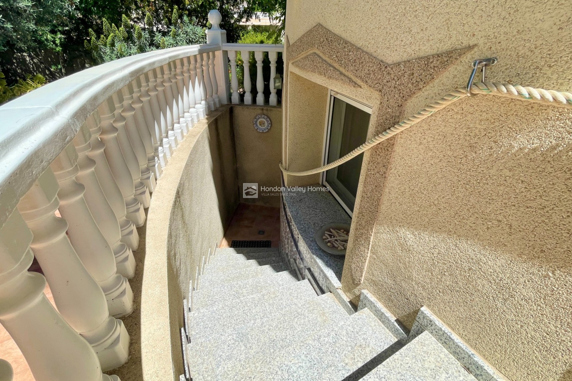 Resale - Villa - Hondón de las Nieves