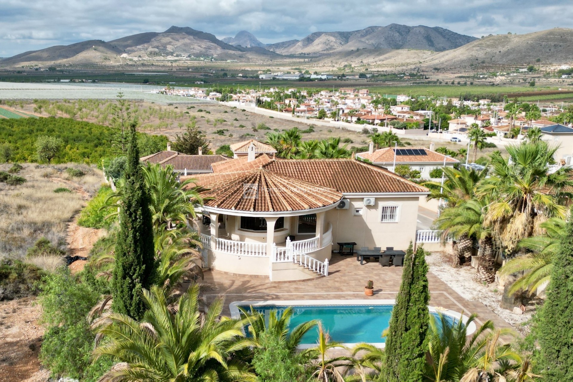 Resale - Villa - Hondón de las Nieves