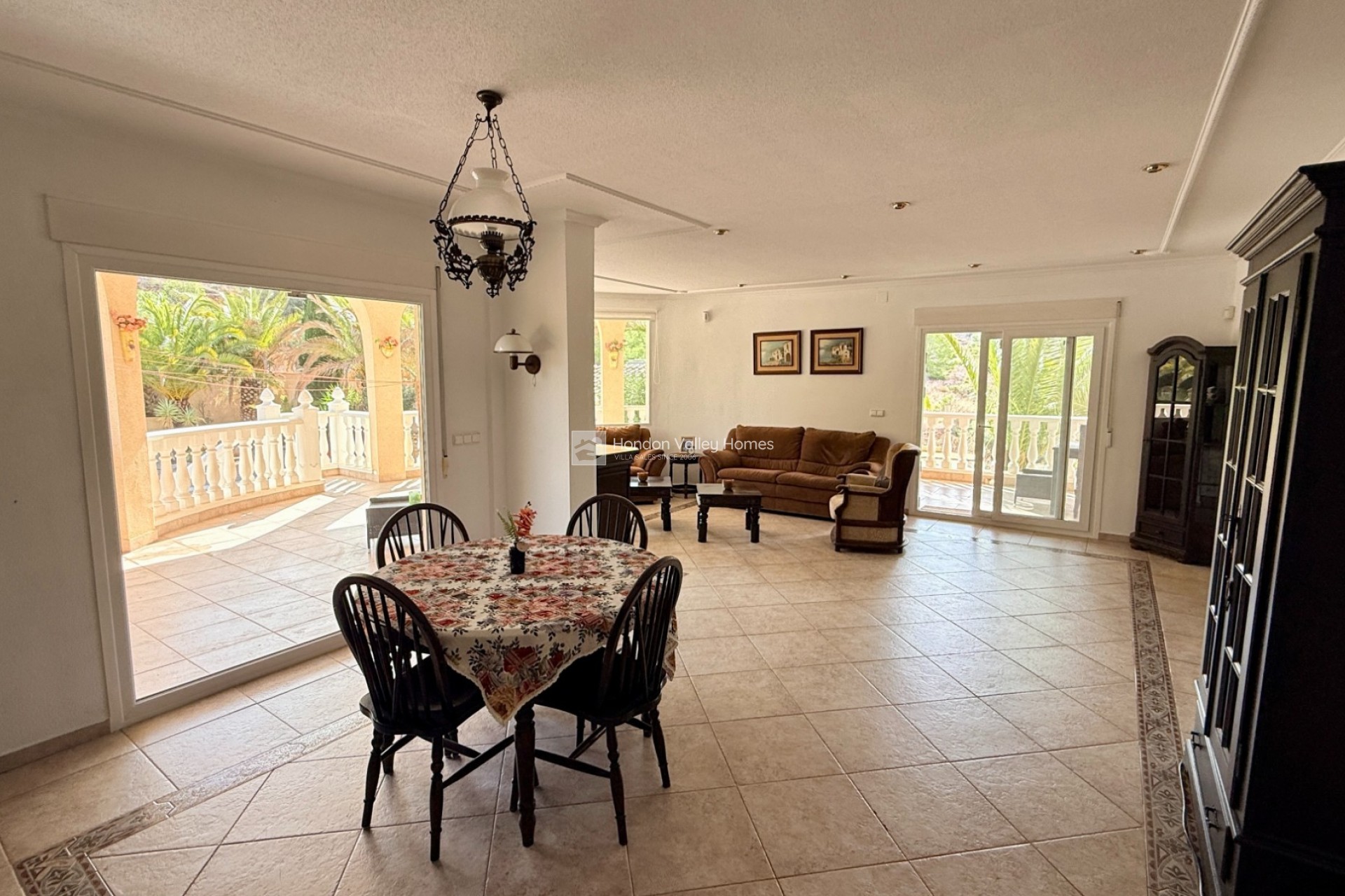 Resale - Villa - Hondón de las Nieves