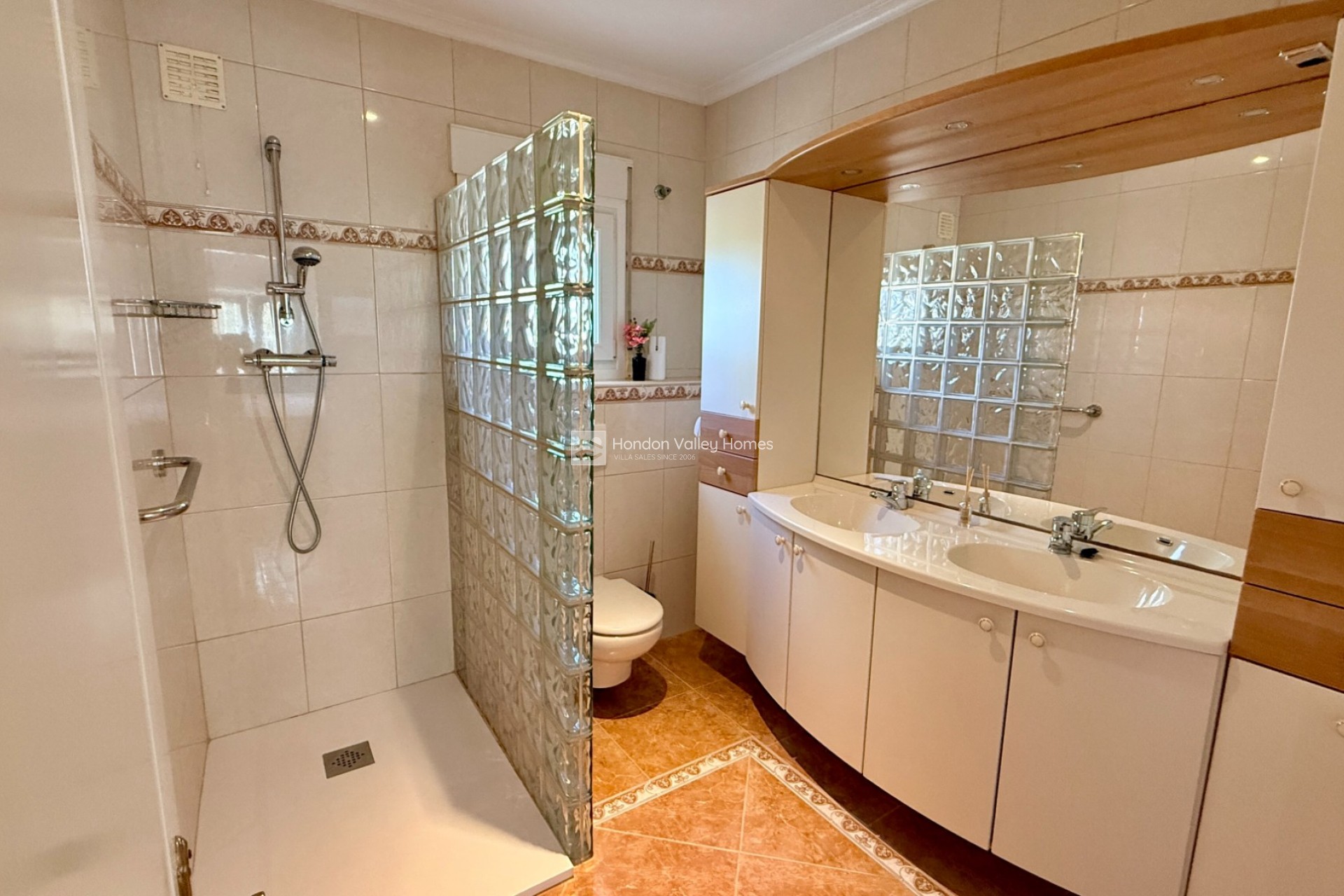 Resale - Villa - Hondón de las Nieves