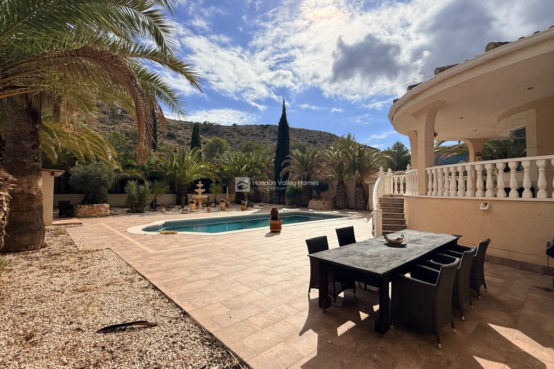 Resale - Villa - Hondón de las Nieves