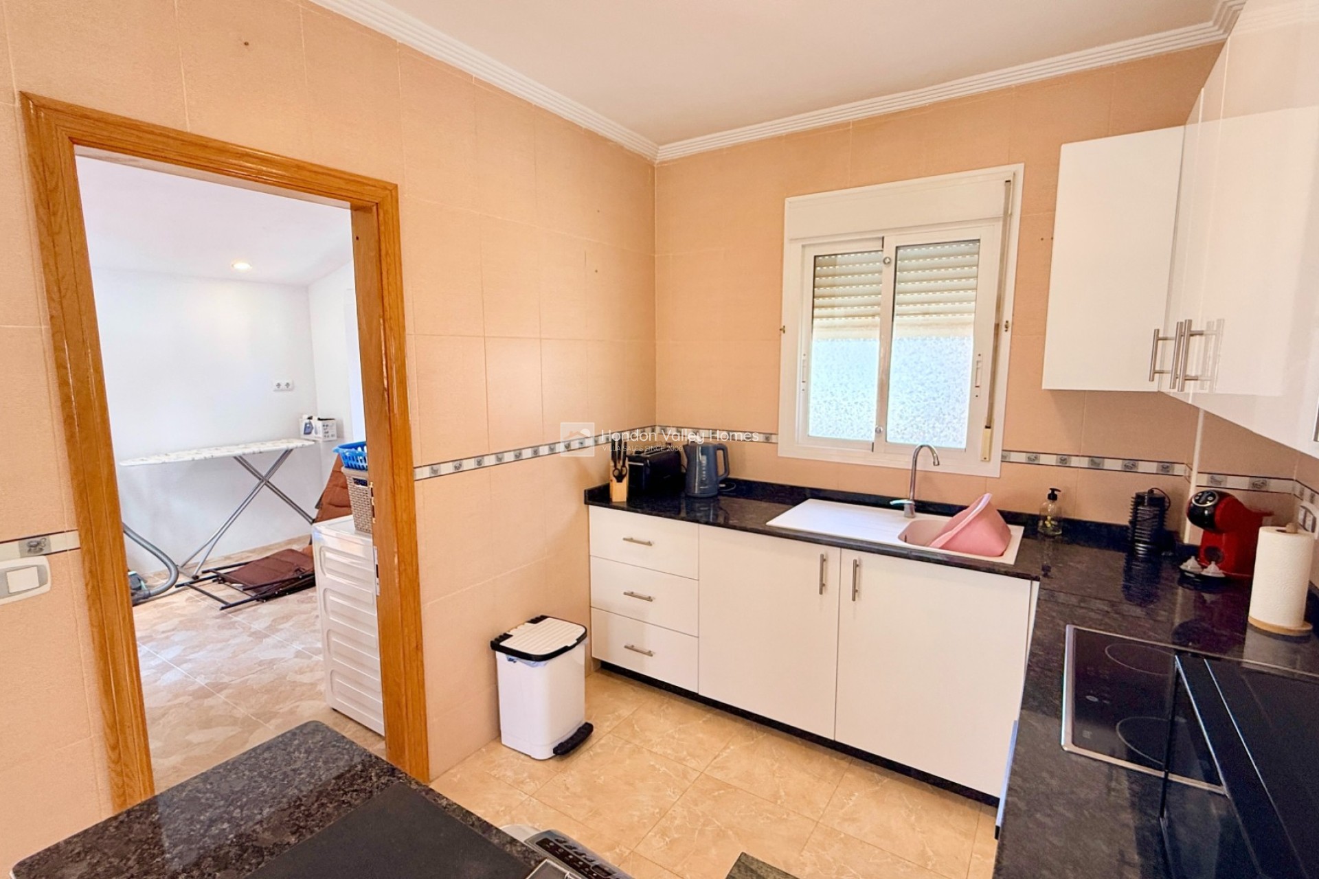 Resale - Villa - Hondón de las Nieves