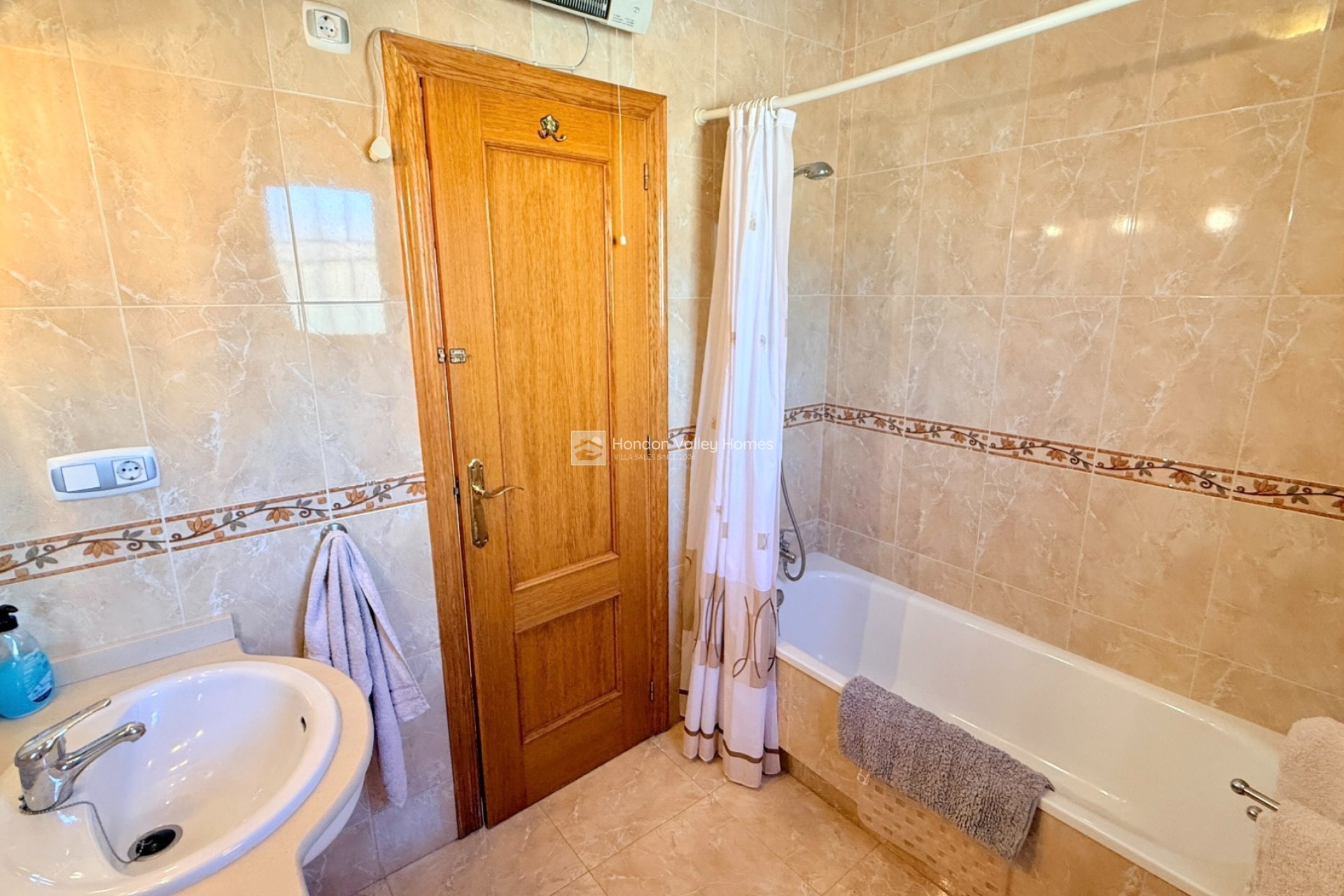 Resale - Villa - Hondón de las Nieves