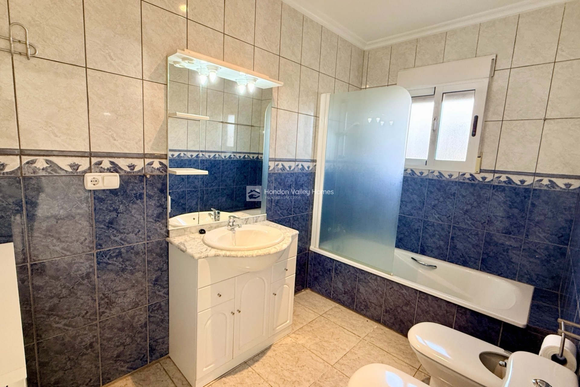 Resale - Villa - Hondón de las Nieves