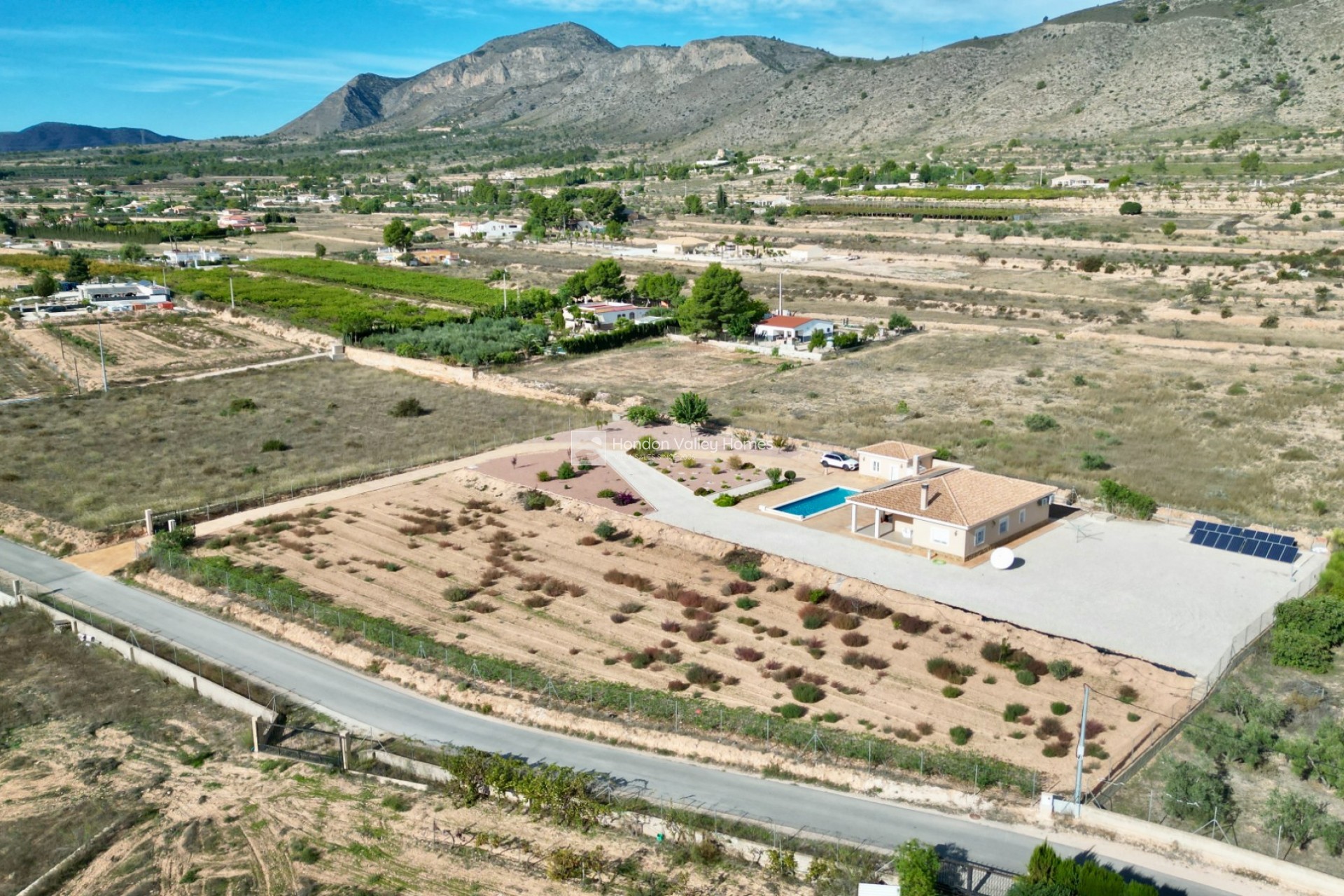 Resale - Villa - Hondón de las Nieves