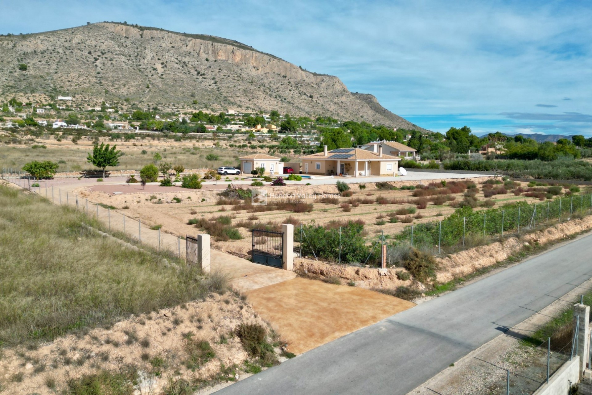 Resale - Villa - Hondón de las Nieves