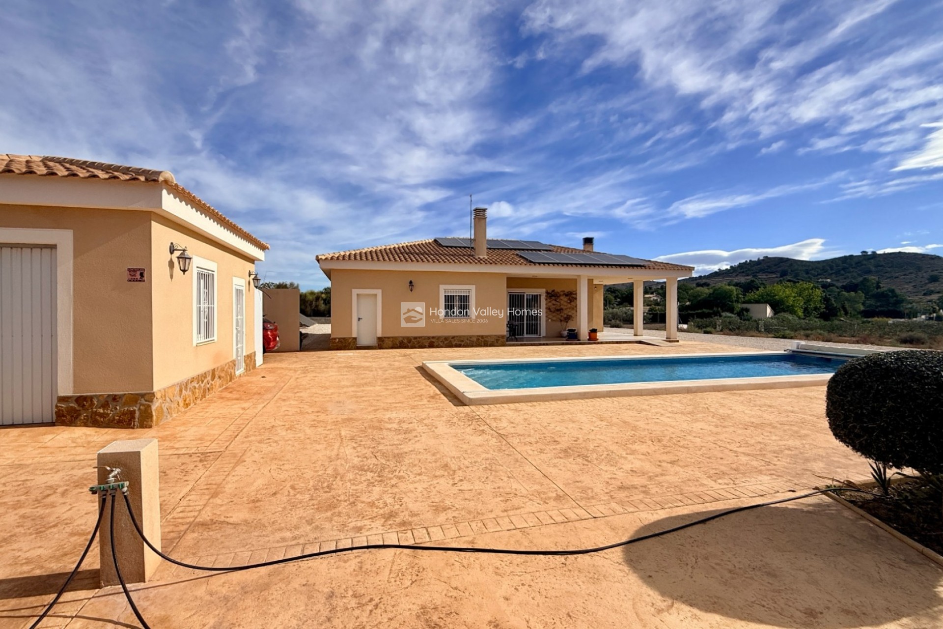 Resale - Villa - Hondón de las Nieves