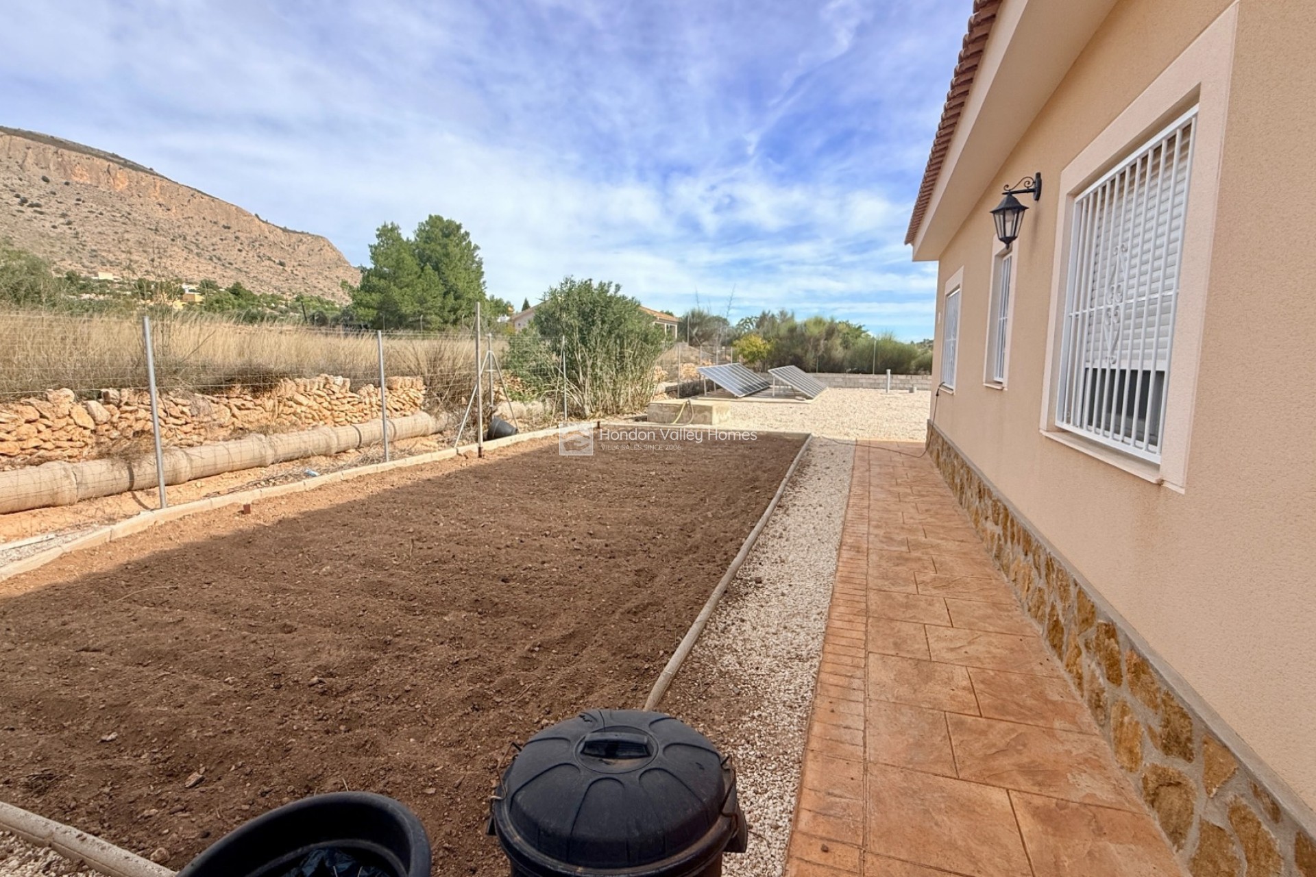 Resale - Villa - Hondón de las Nieves